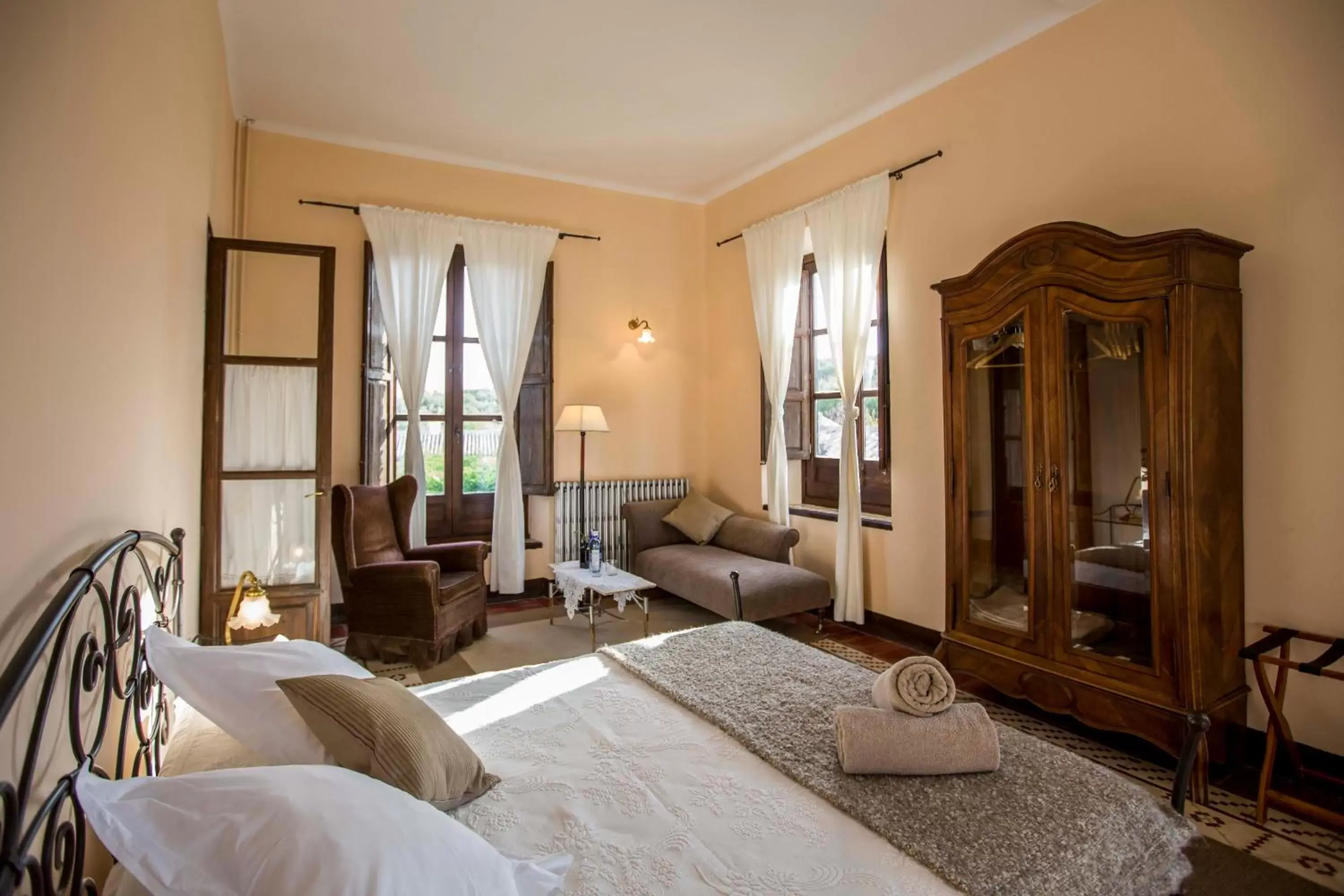 Photo of the whole room, Seating Area in Hotel Cortijo del Marqués