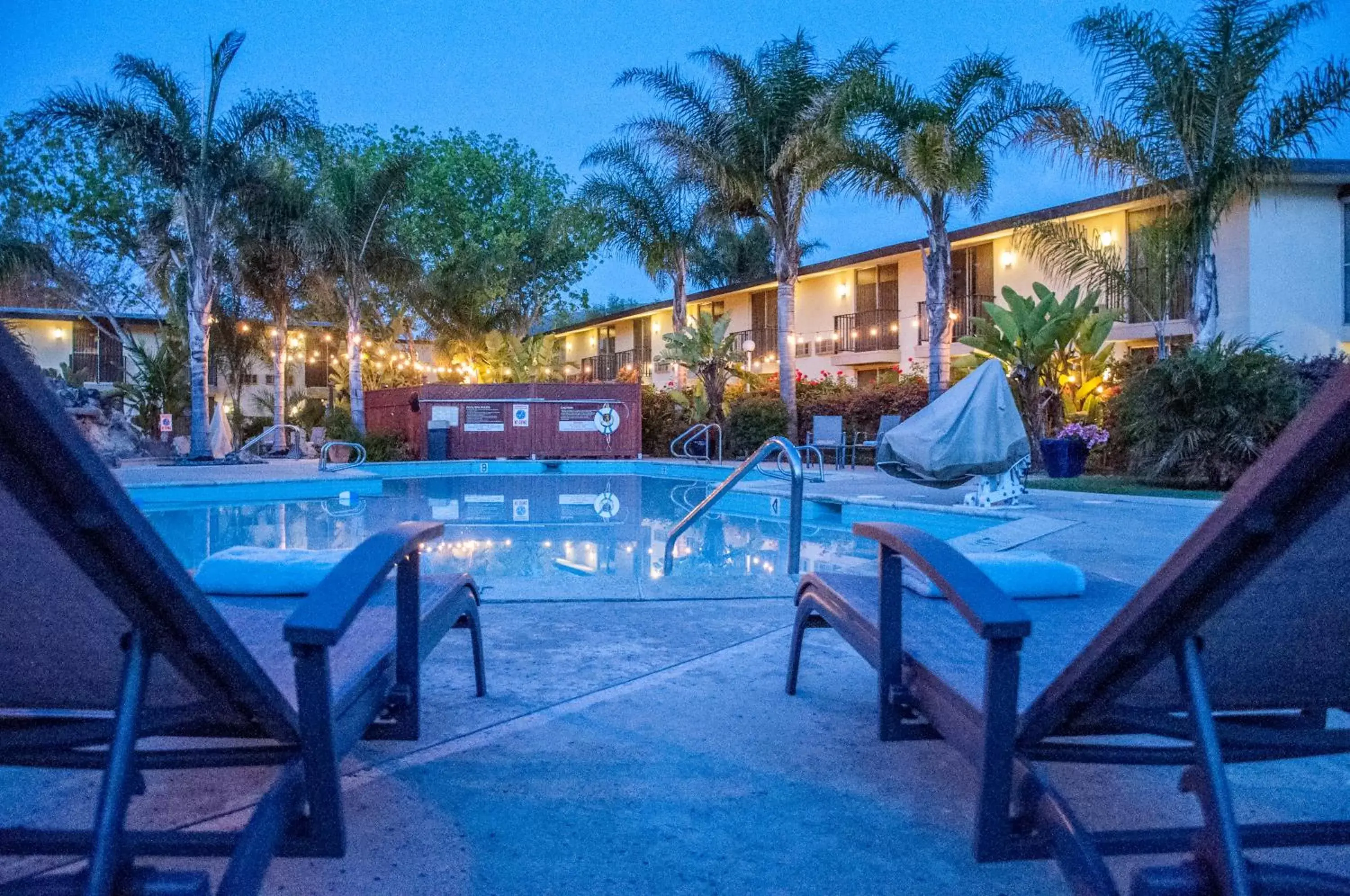 Swimming Pool in Hotel Calle Joaquin - San Luis Obispo