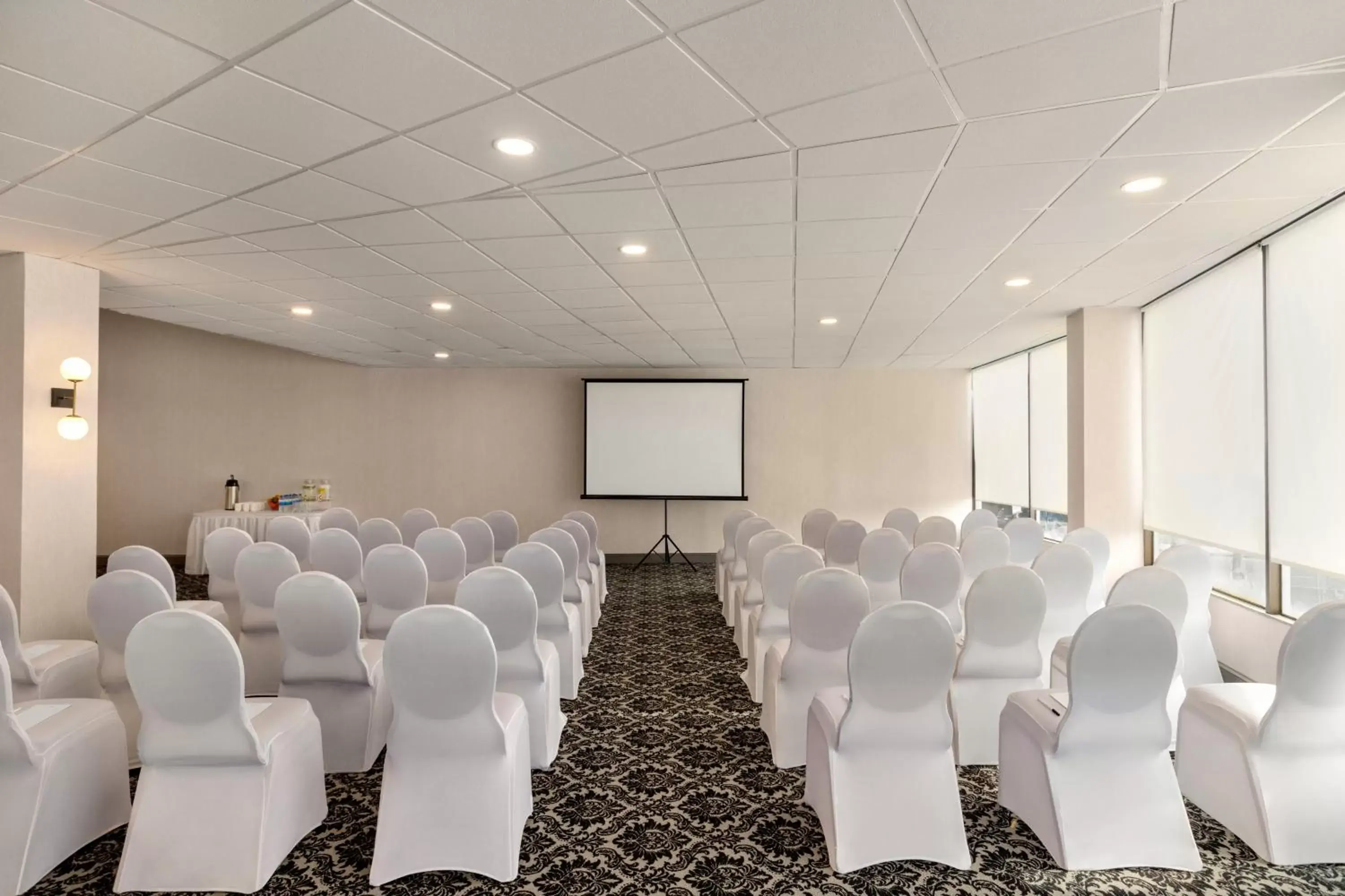 Banquet/Function facilities in Holiday Inn Philadelphia Arpt-Stadium Area, an IHG Hotel