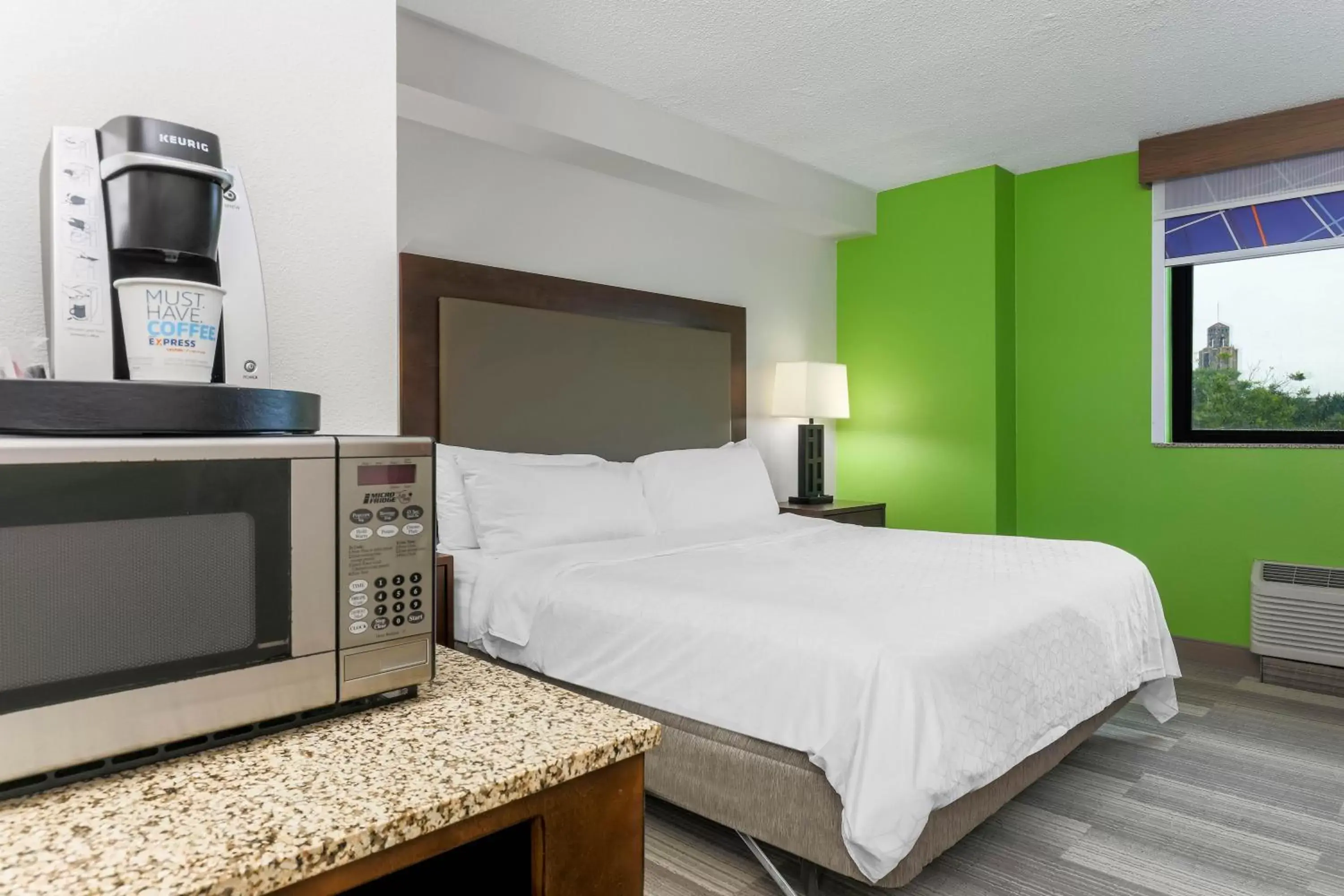 Photo of the whole room, Bed in Holiday Inn Express Hotel & Suites Fort Worth Downtown, an IHG Hotel