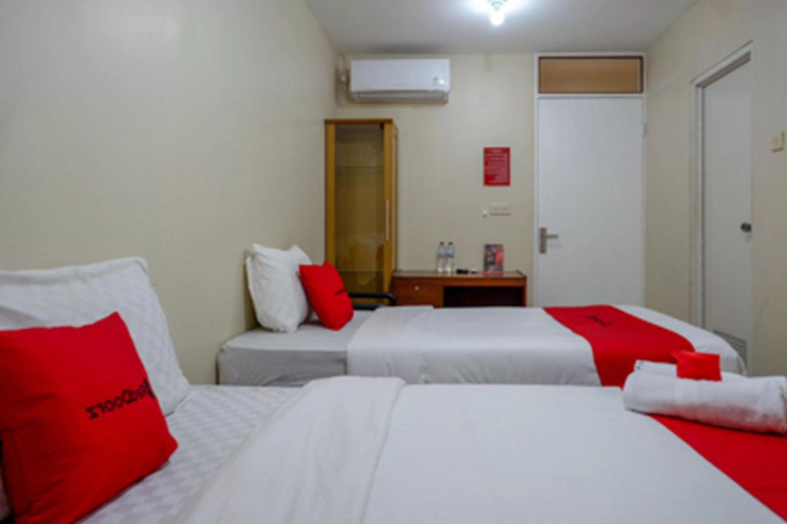 Bed in RedDoorz near RSUD Kudus