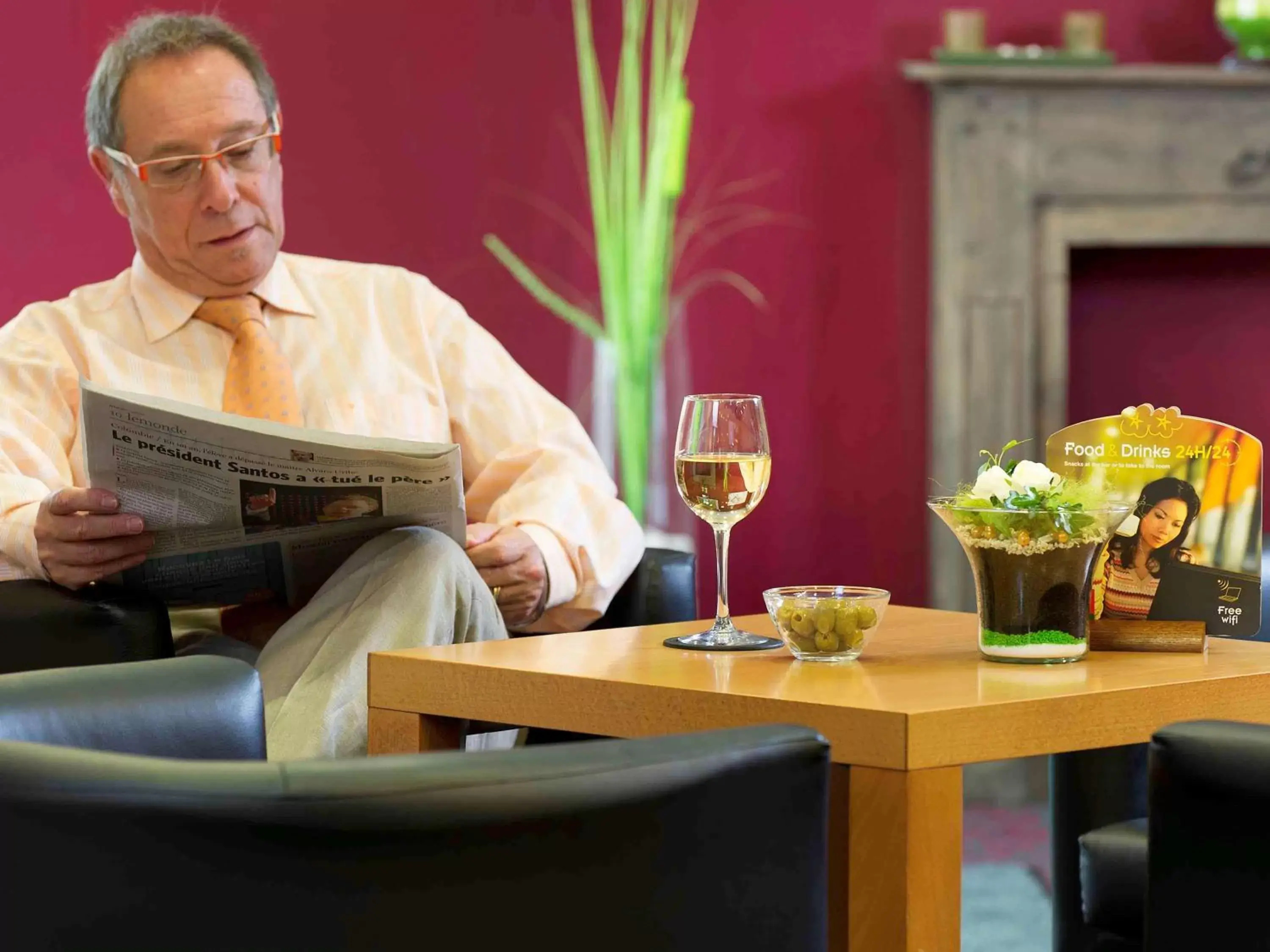 Lounge or bar in ibis Liège Seraing Lounge or bar in ibis Liège Seraing