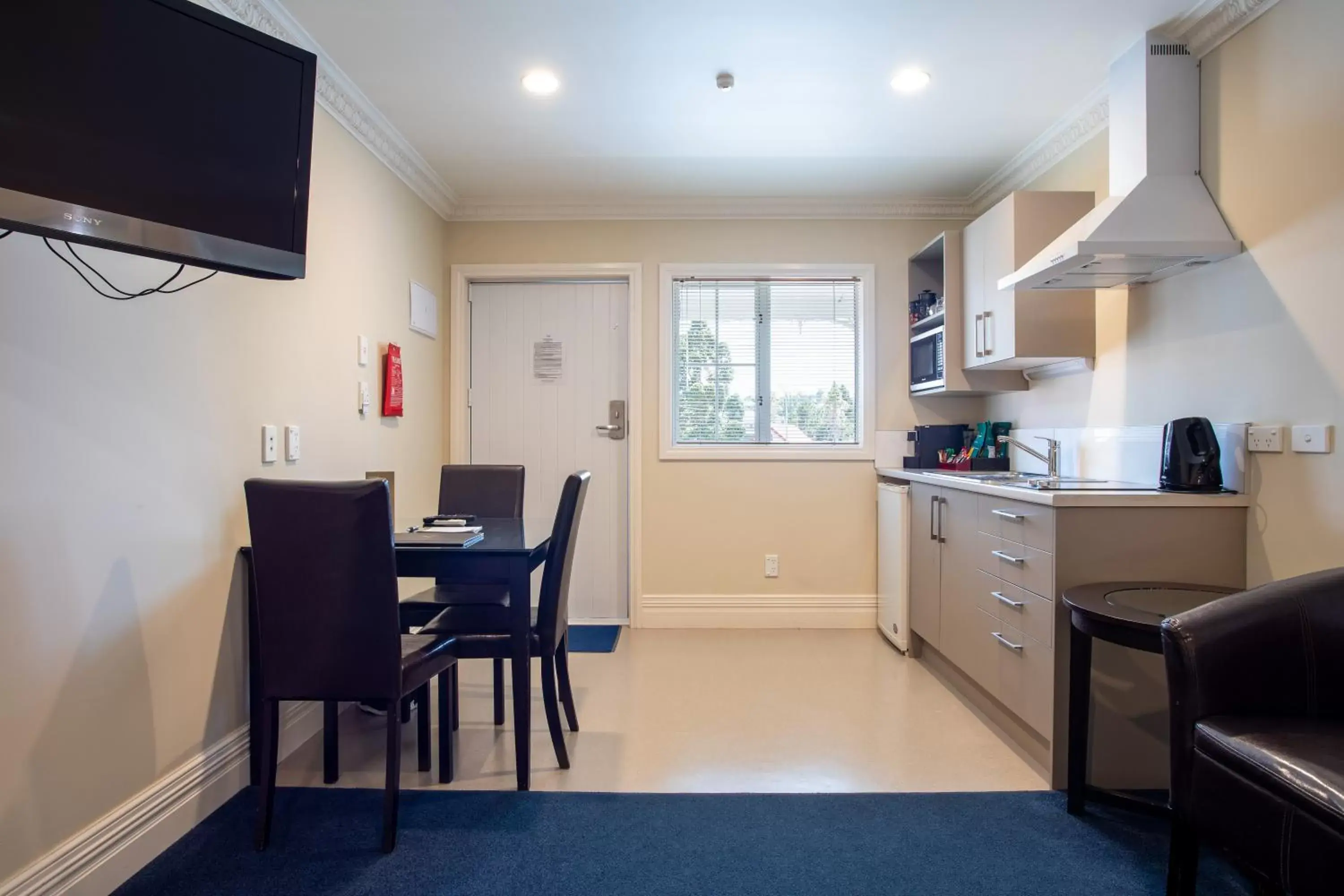 Kitchen/Kitchenette in Tuakau Hotel