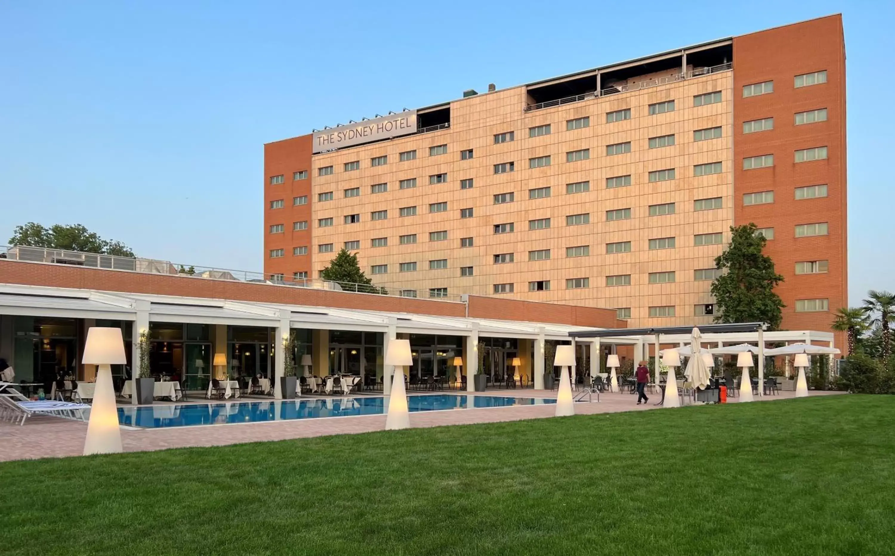 Property building in The Sydney Hotel Property building in The Sydney Hotel