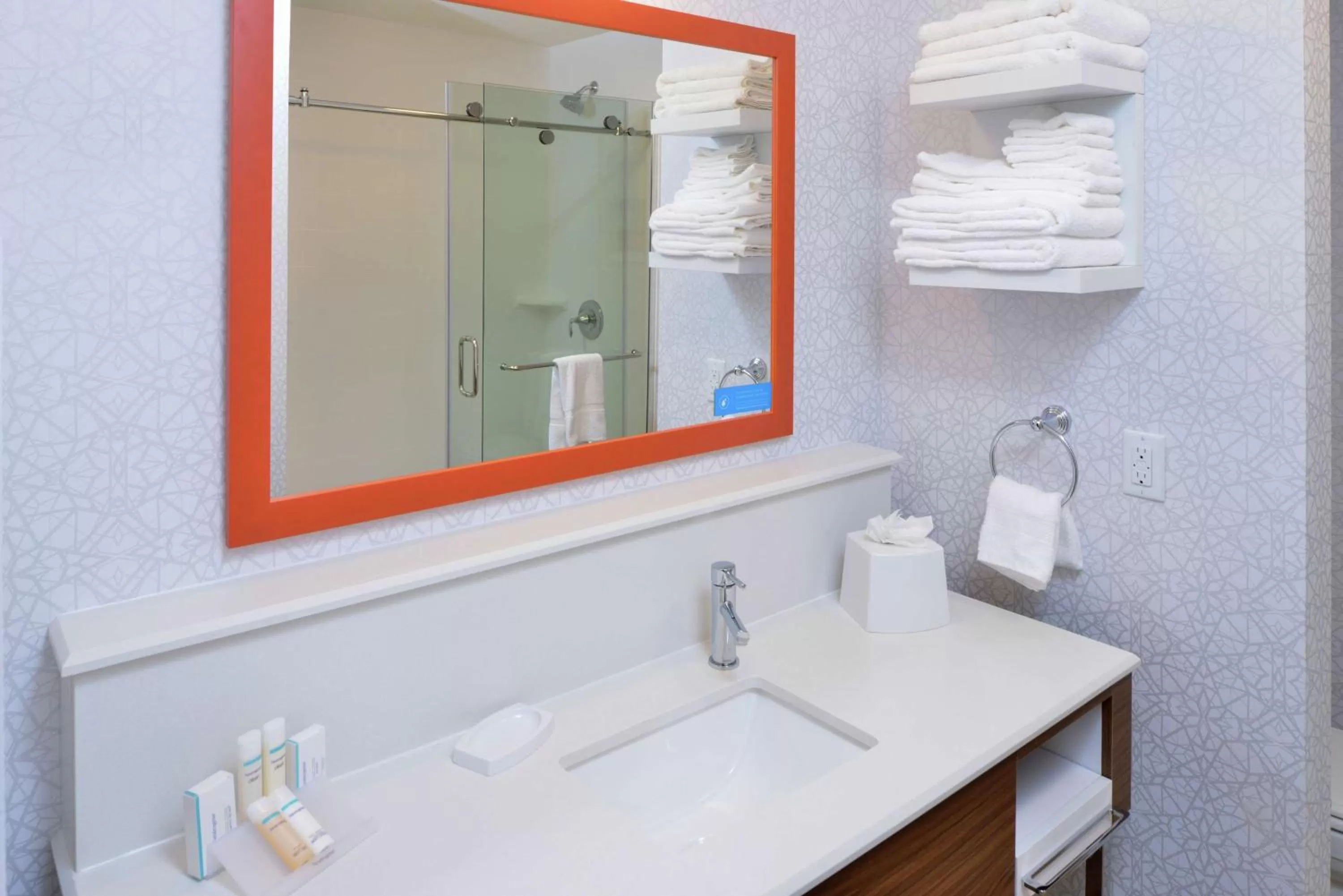 Bathroom in Hampton Inn Lakeville Minneapolis, Mn