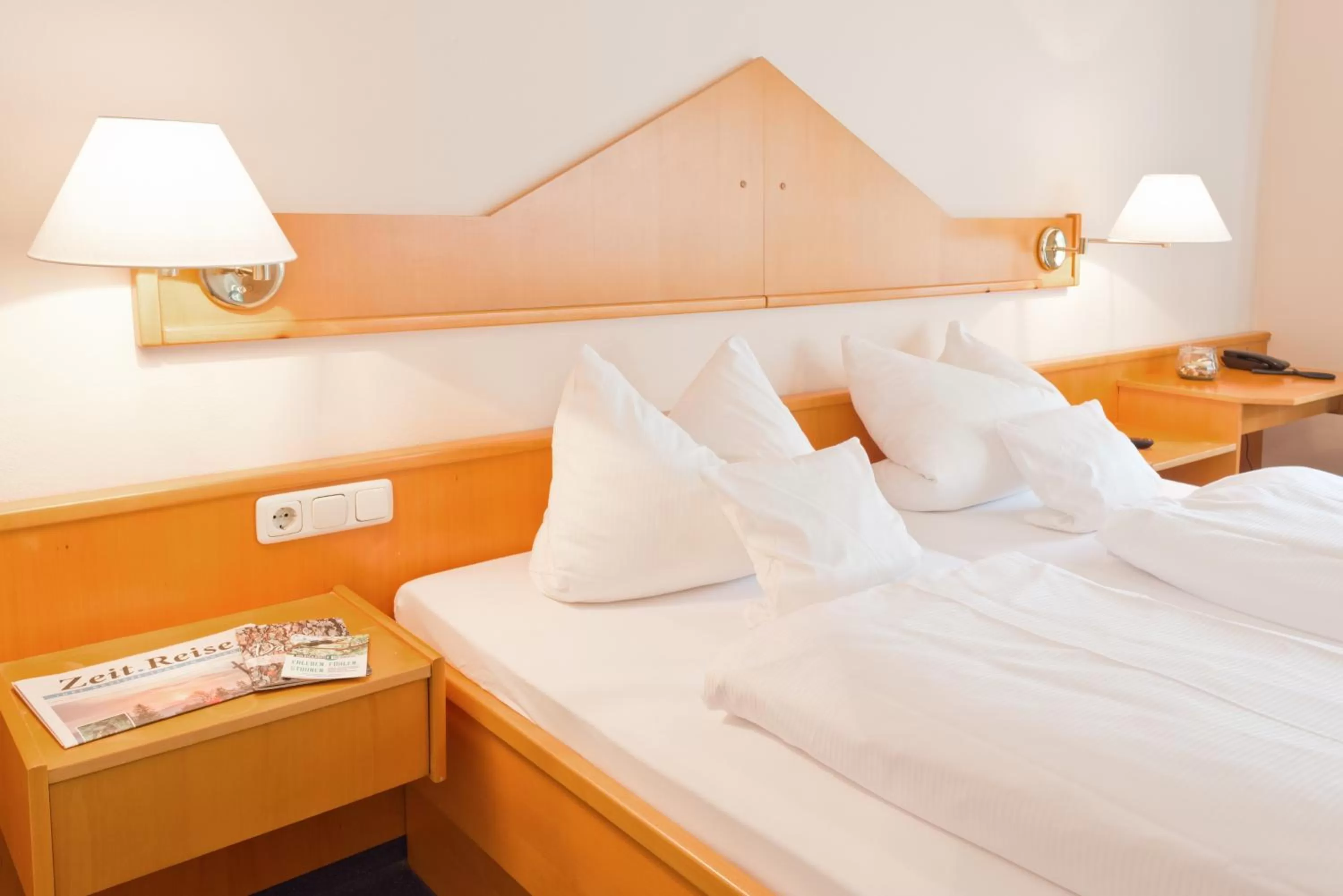 Bed in Hotel Hohenaschau