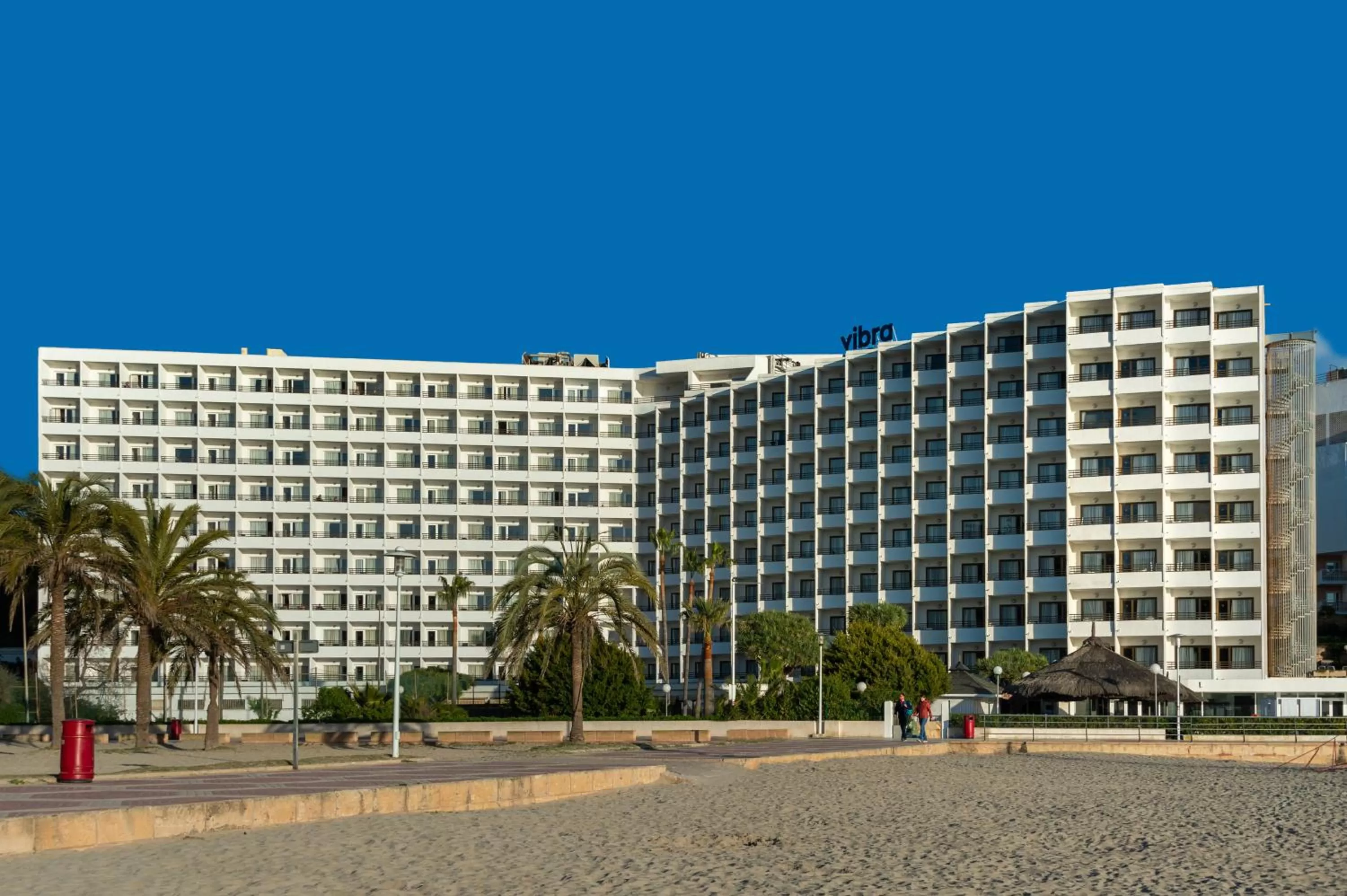 Property building in Hotel Vibra Beverly Playa