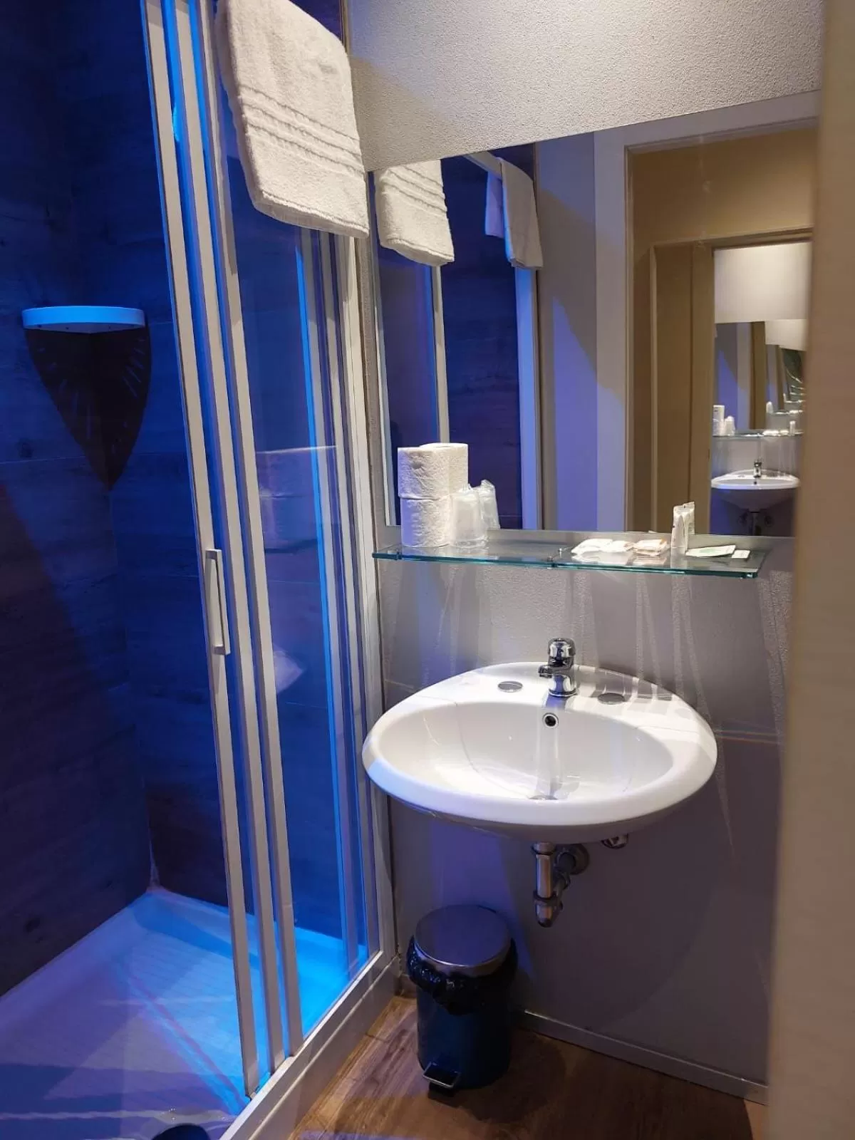 Shower in M14 Hotel & Spa