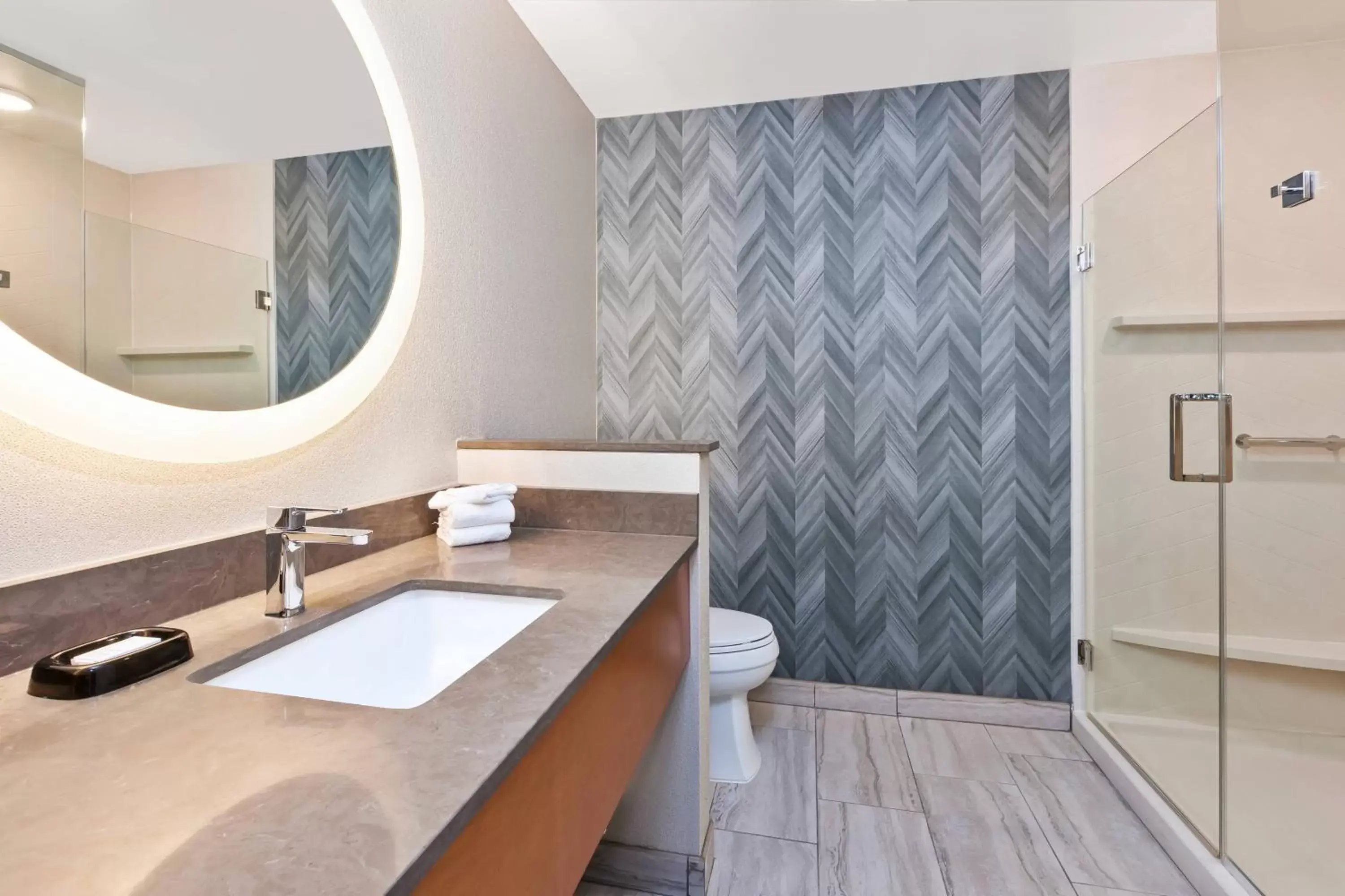 Bathroom in Fairfield Inn & Suites by Marriott Kalamazoo