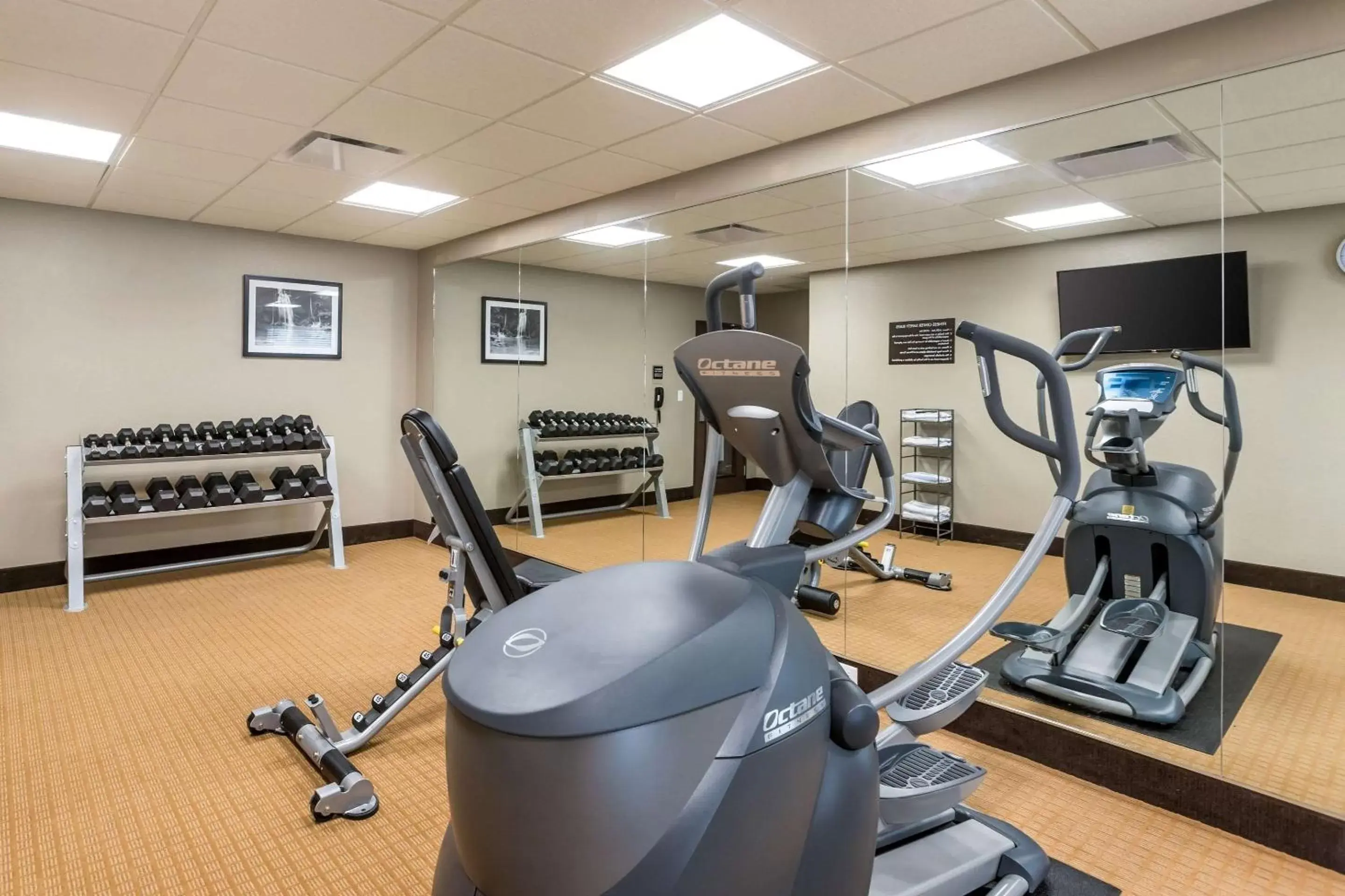 Activities, Fitness Center/Facilities in Sleep Inn & Suites West Des Moines near Jordan Creek