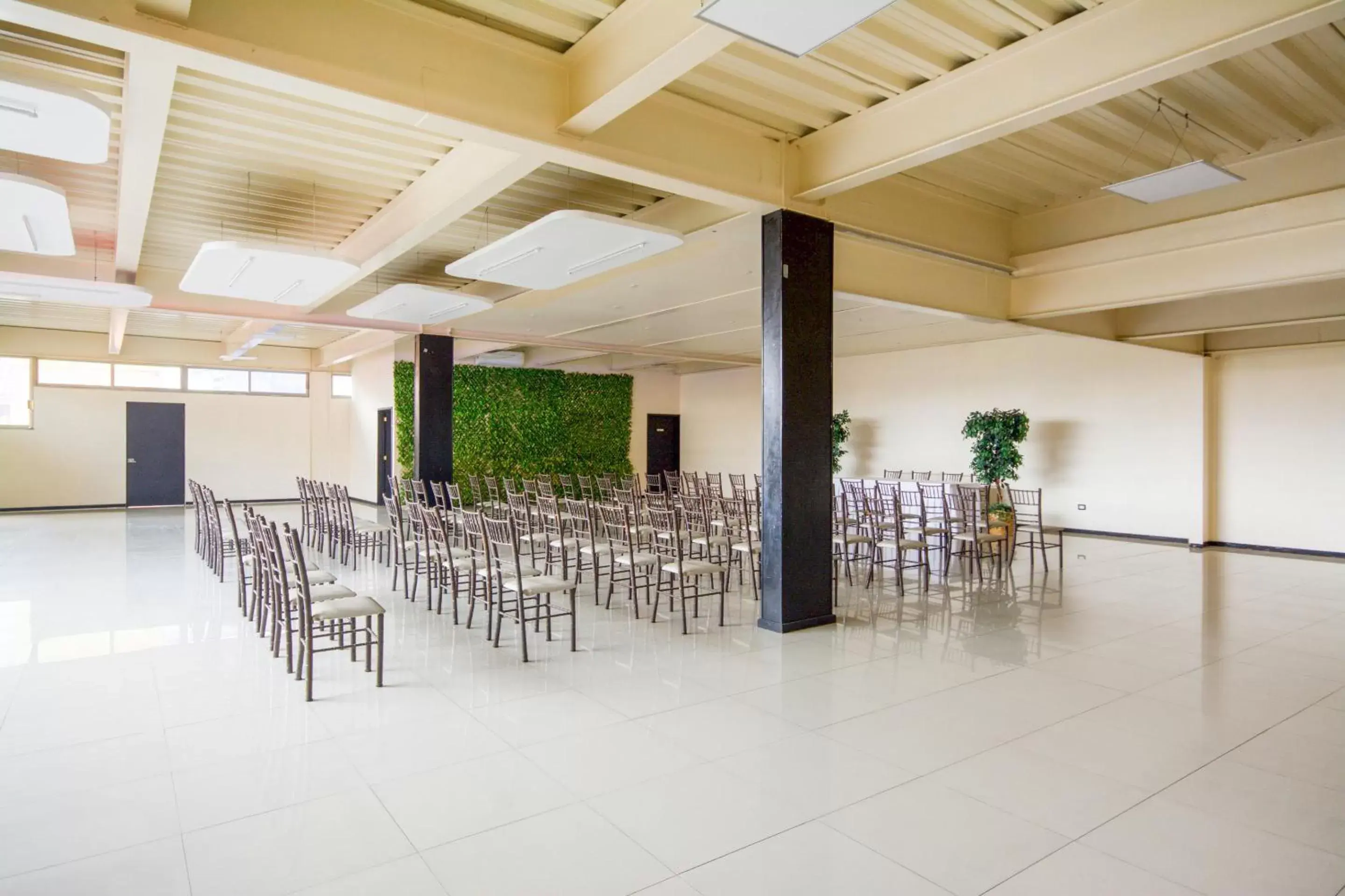 Business facilities, Restaurant/Places to Eat in Capital O Hotel Central, Xalapa