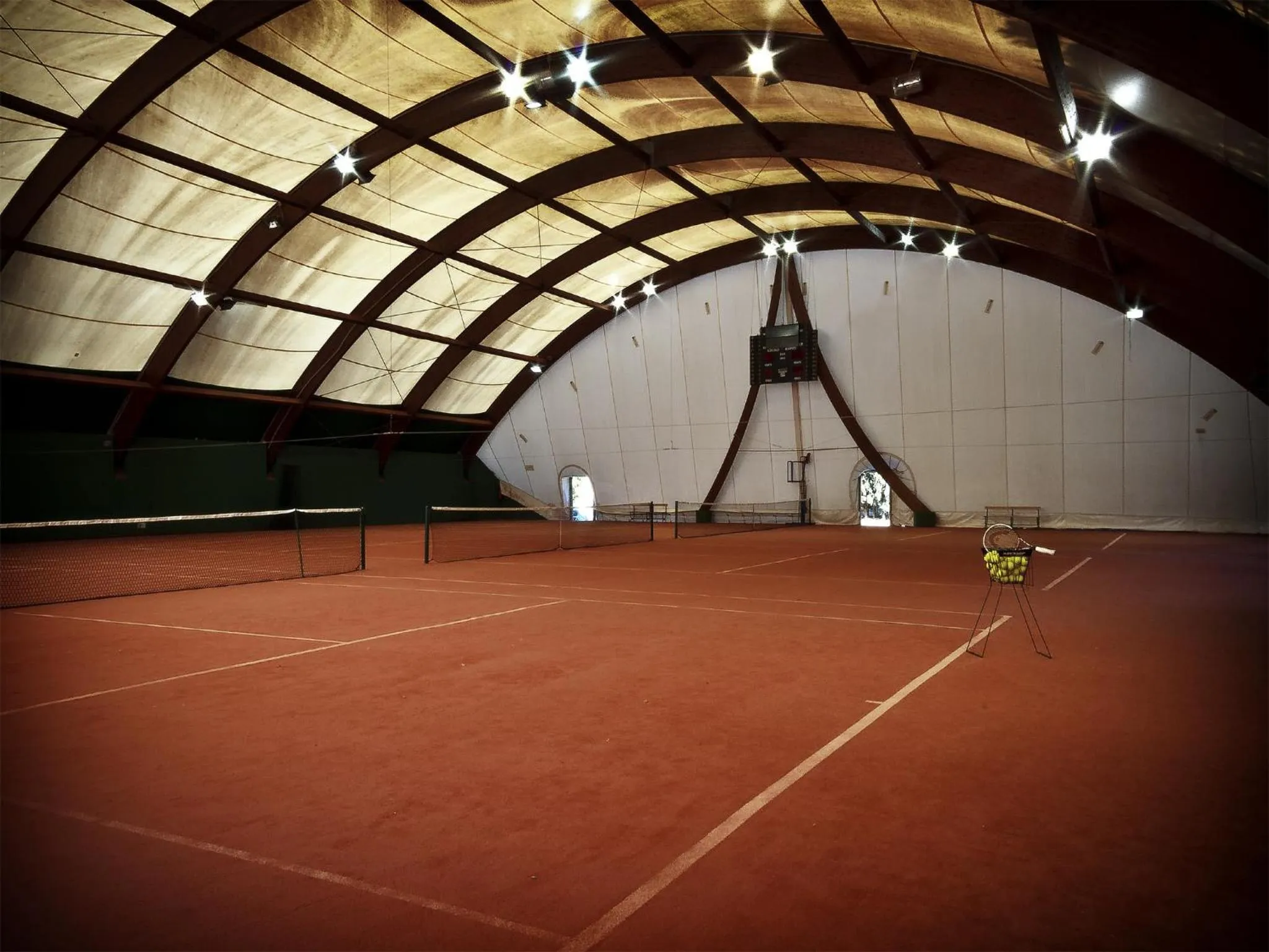 Tennis court in All Time Relais & Sport Hotel