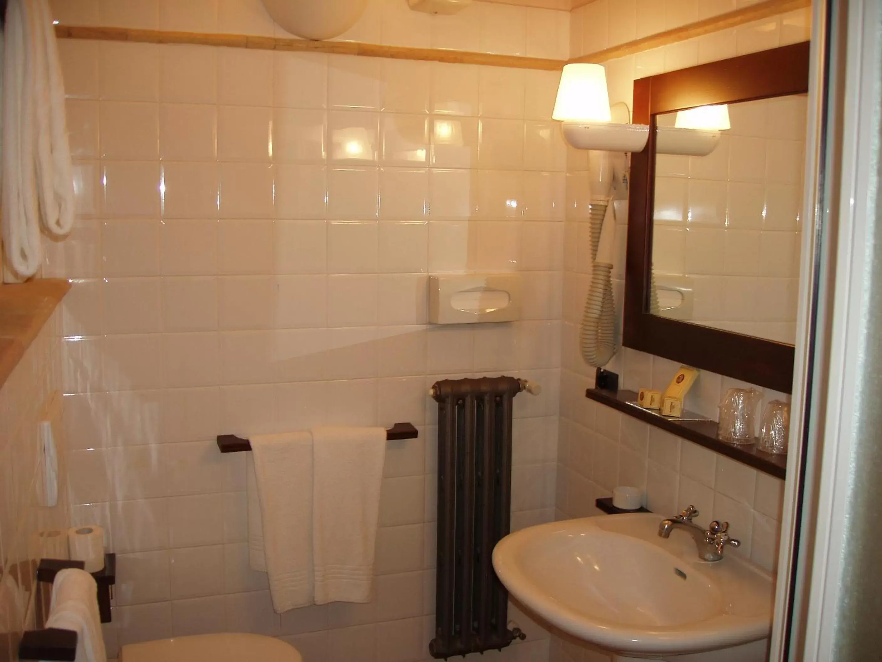 Bathroom in Hotel San Claudio