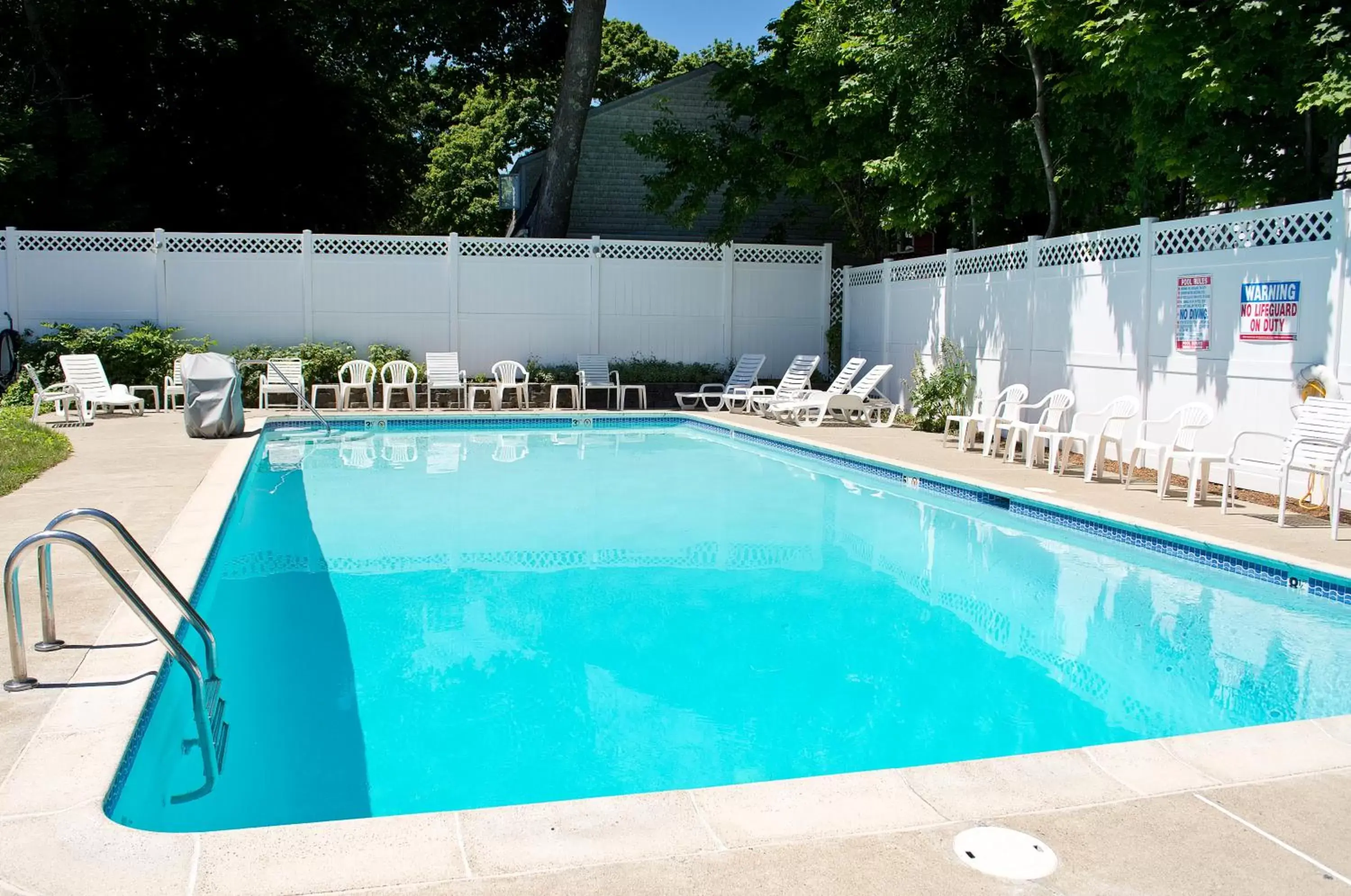 Day, Swimming Pool in Bar Harbor Villager Motel - Downtown
