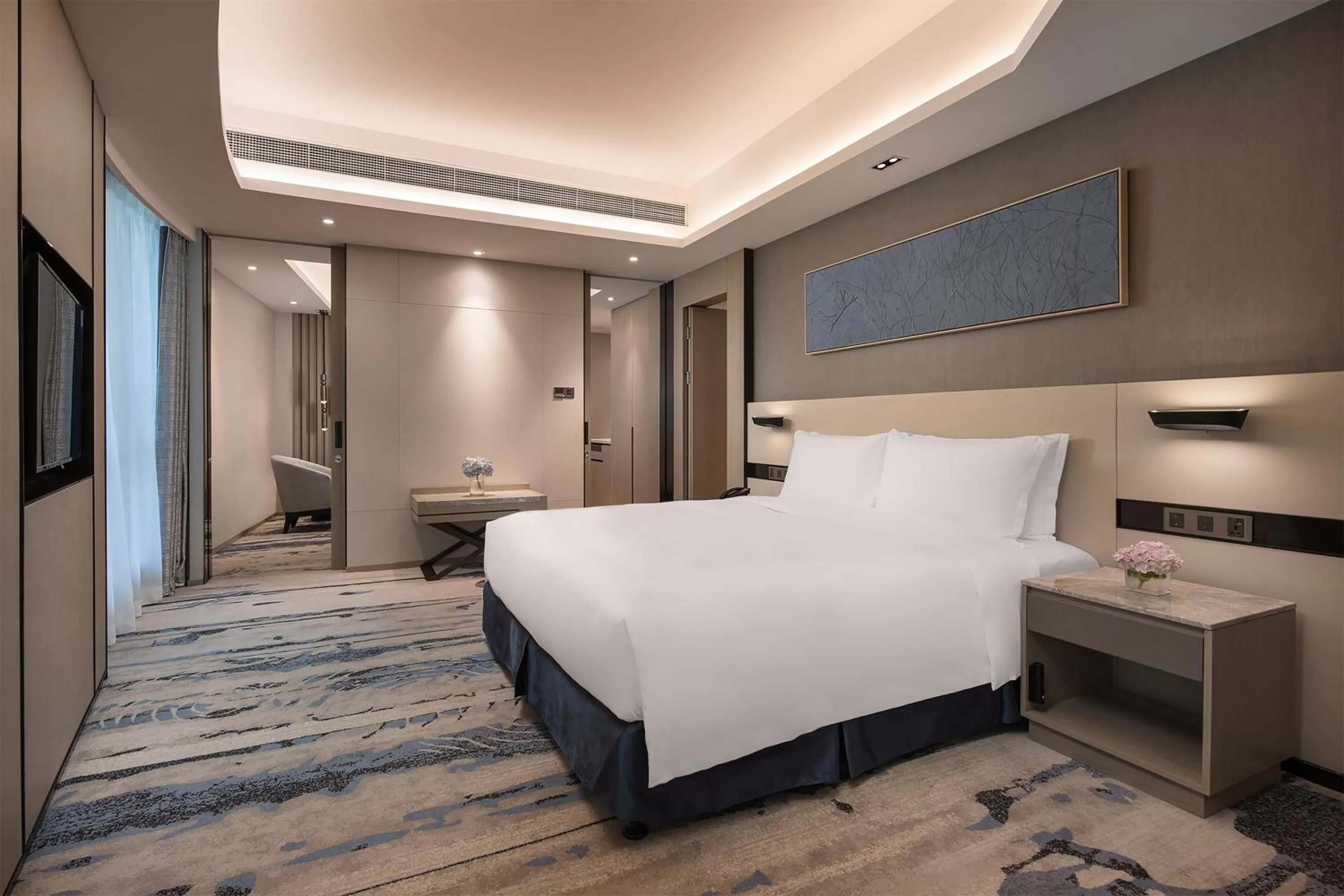 1 King Bed 1 Bedroom Suite Living Area in Holiday Inn - Nanjing South Station, an IHG Hotel
