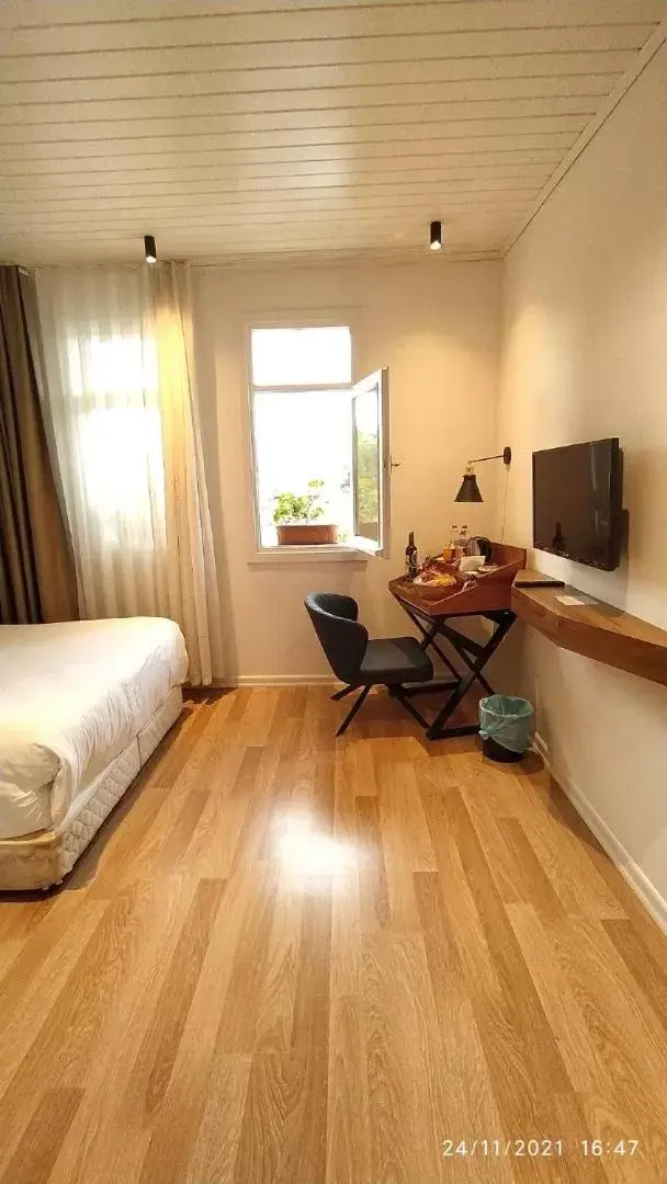 Bedroom, TV/Entertainment Center in Armagrandi Spina Hotel-Special Category