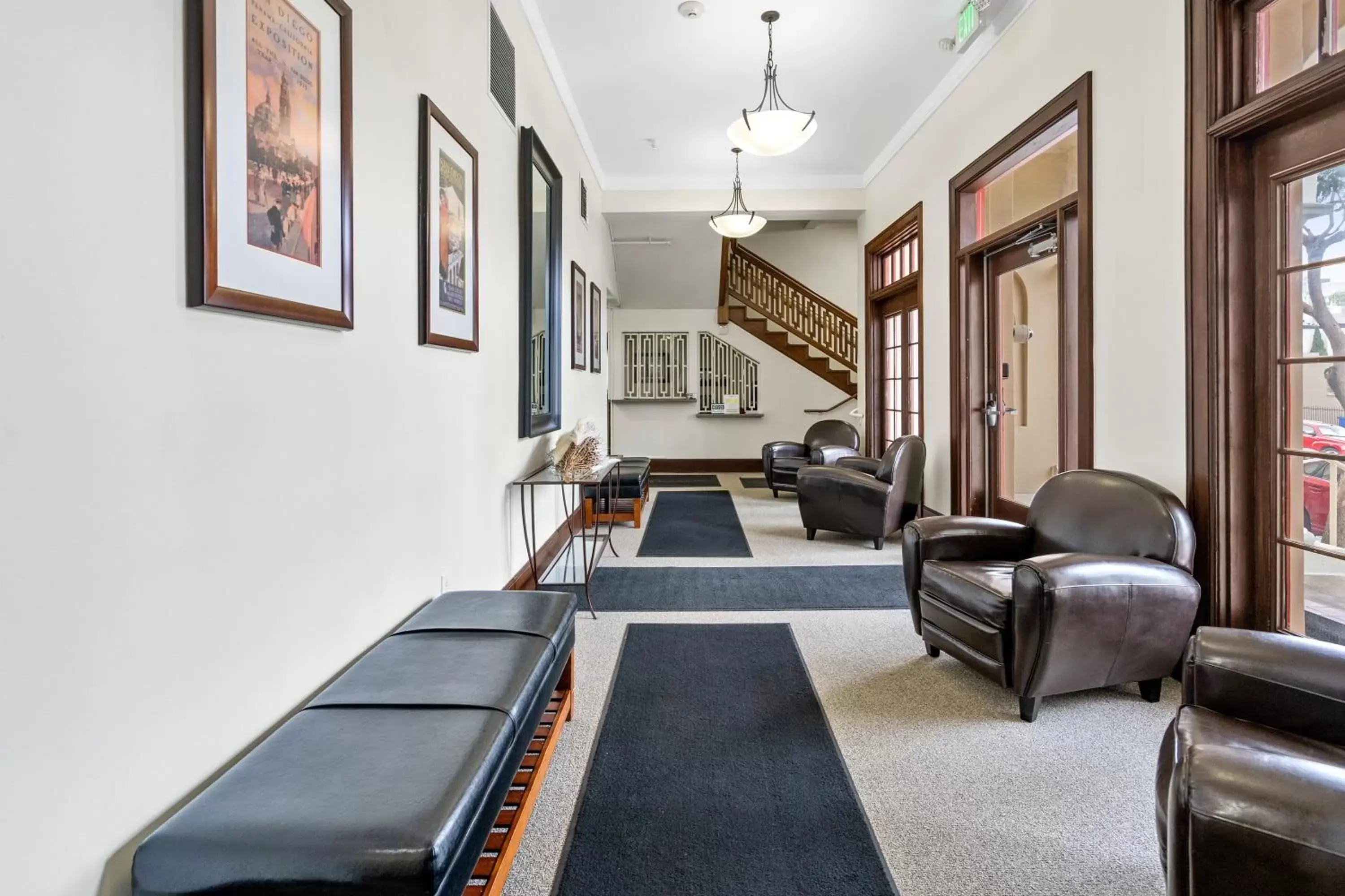 Seating Area in Hotel Occidental Balboa Park Downtown