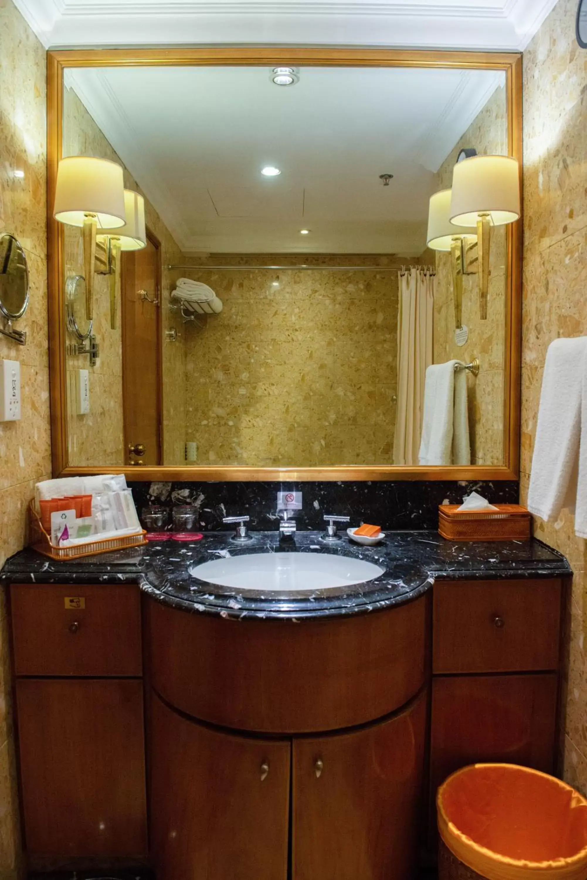 Bathroom in Crowne Plaza Qingdao, an IHG Hotel