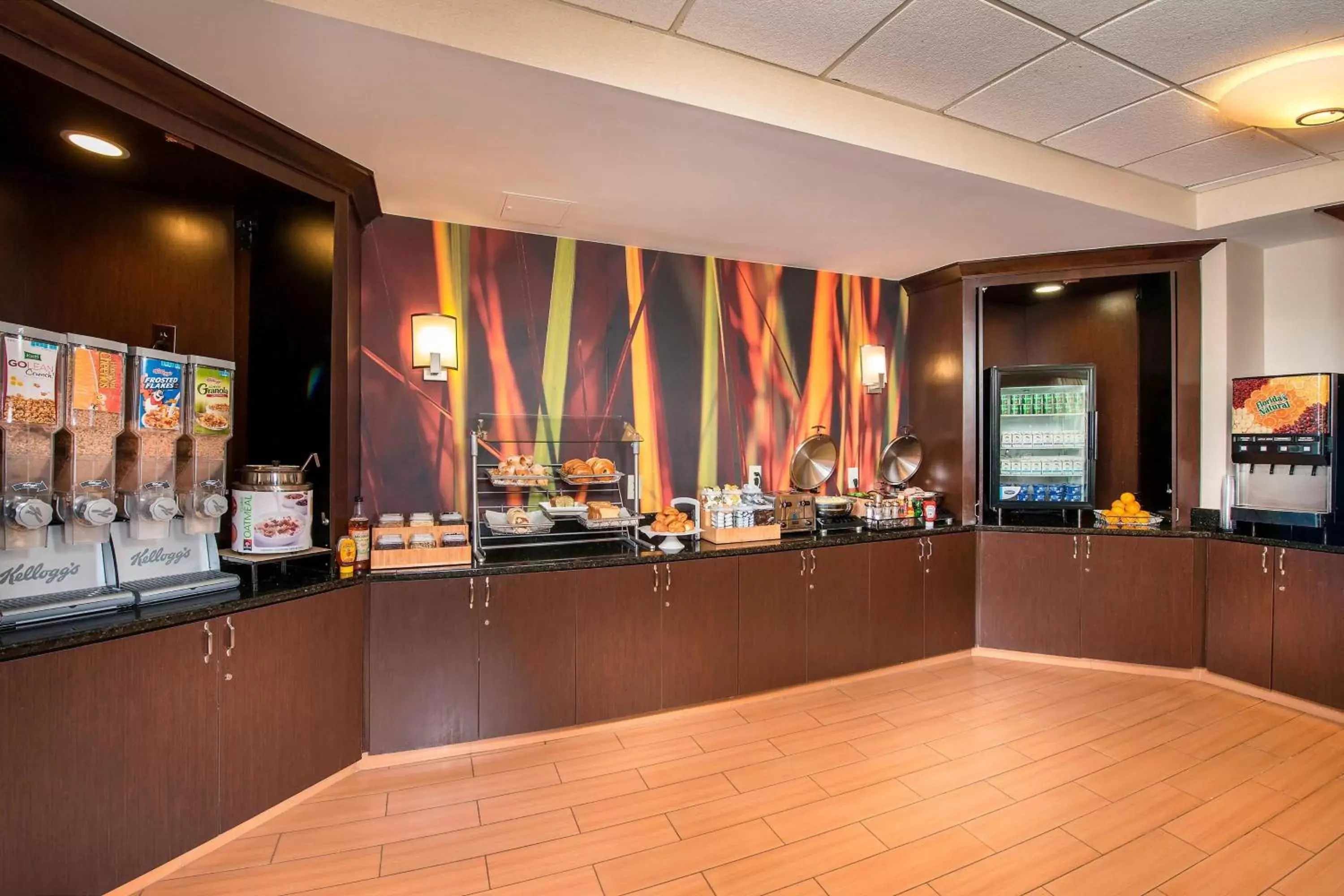 Breakfast in SpringHill Suites Raleigh-Durham Airport/Research Triangle Park
