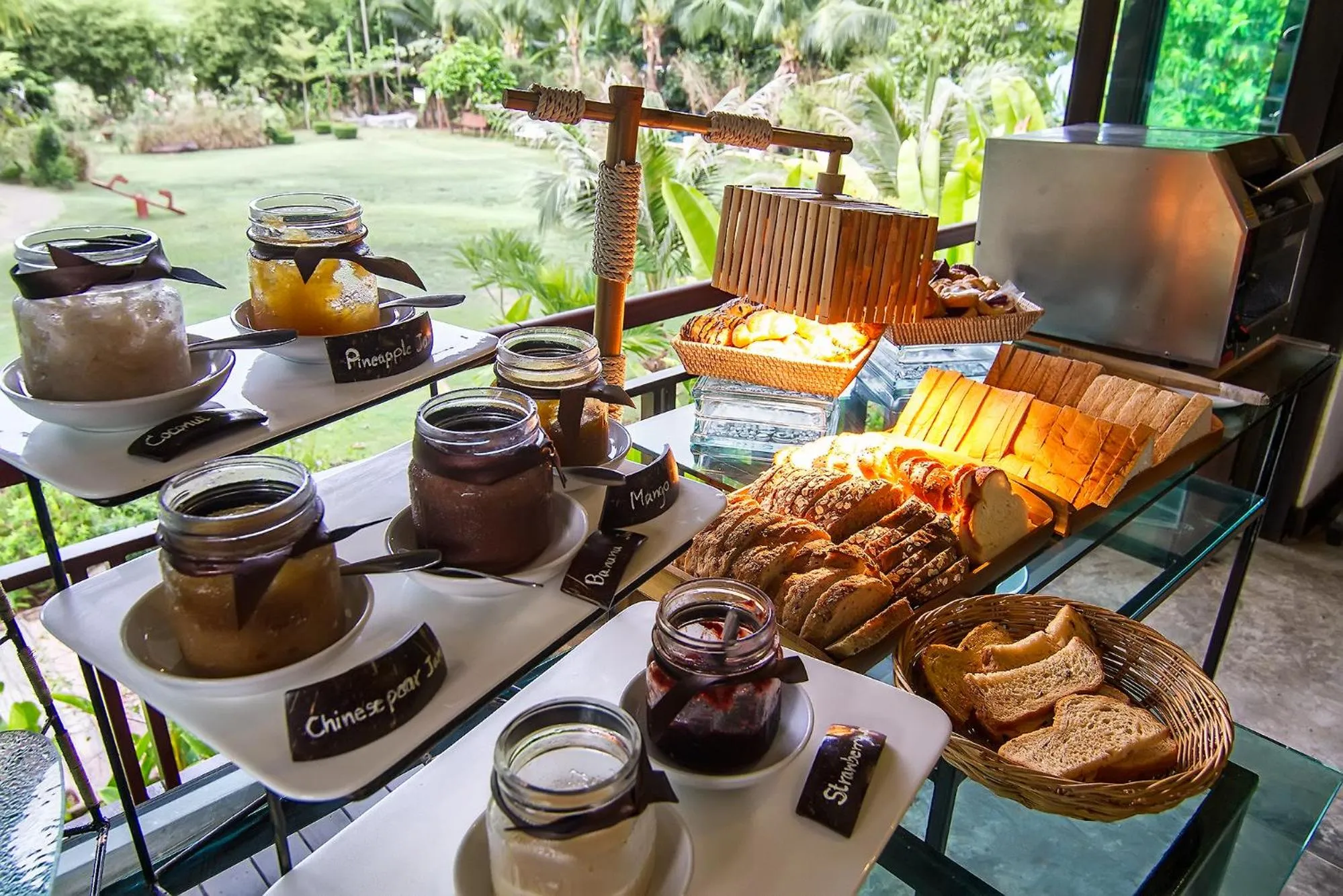 Restaurant/places to eat in The Elements Krabi Resort - SHA Plus