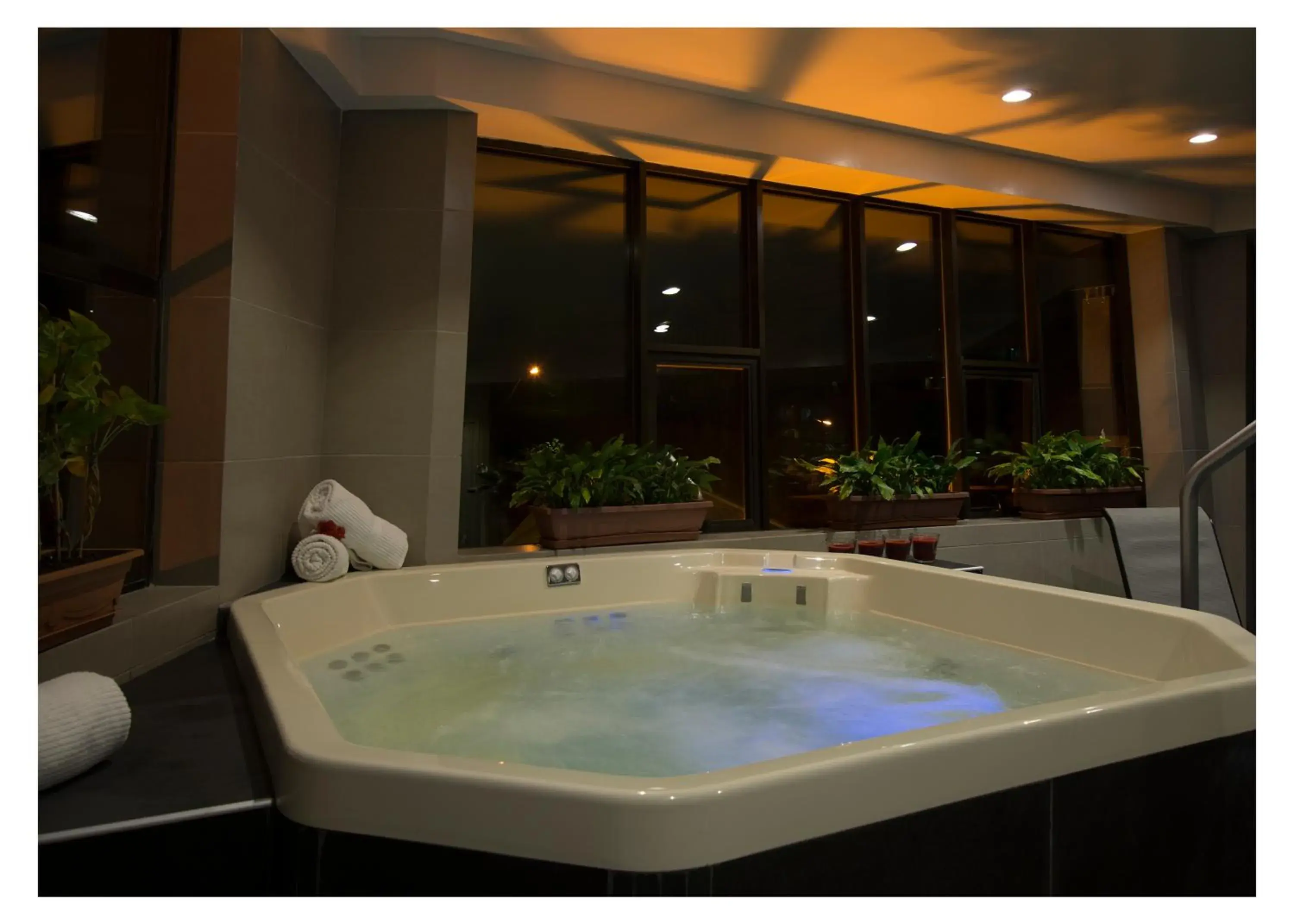 Hot Tub, Spa/Wellness in Casa Grande Suites
