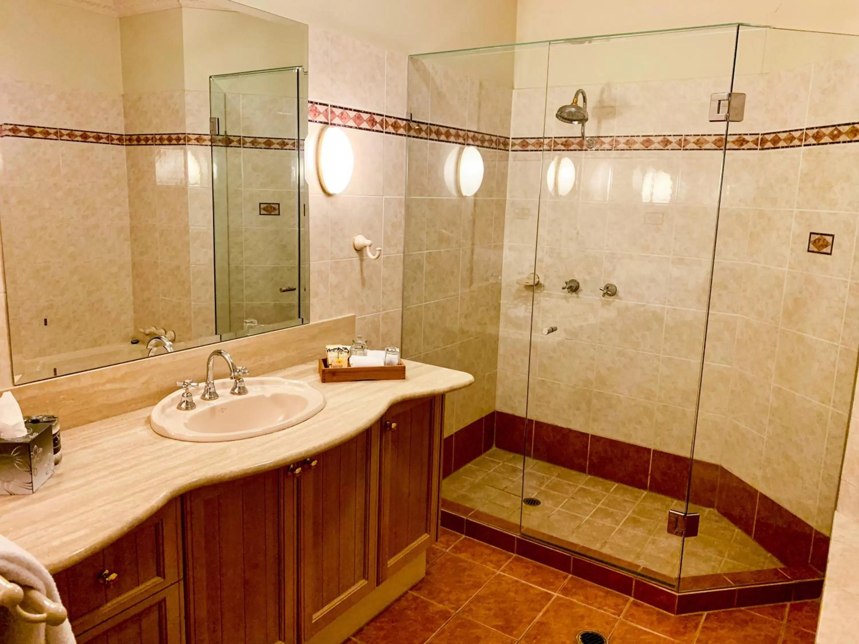 Bathroom in Royal Albert Hotel