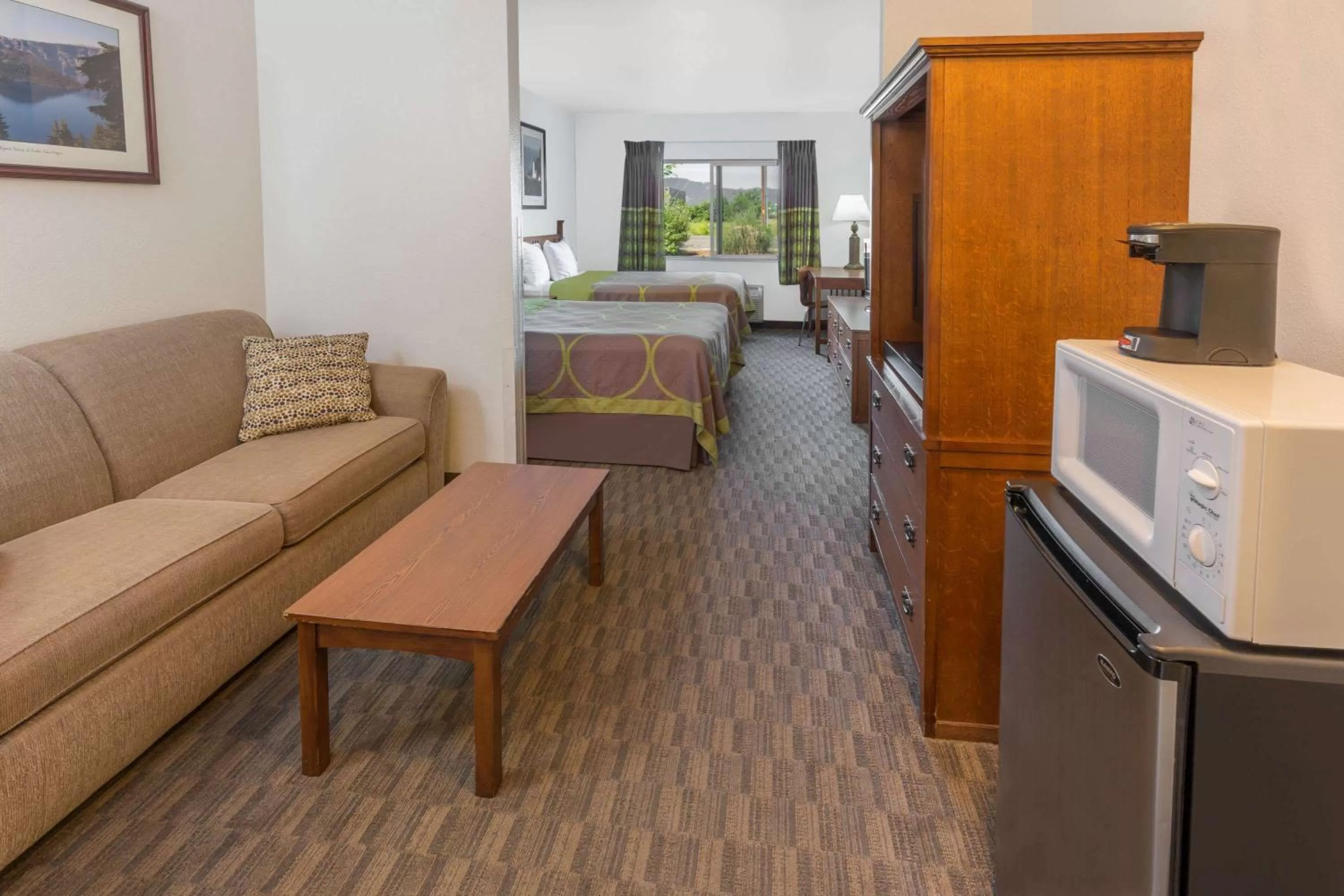 Photo of the whole room in Super 8 by Wyndham Central Pt Medford