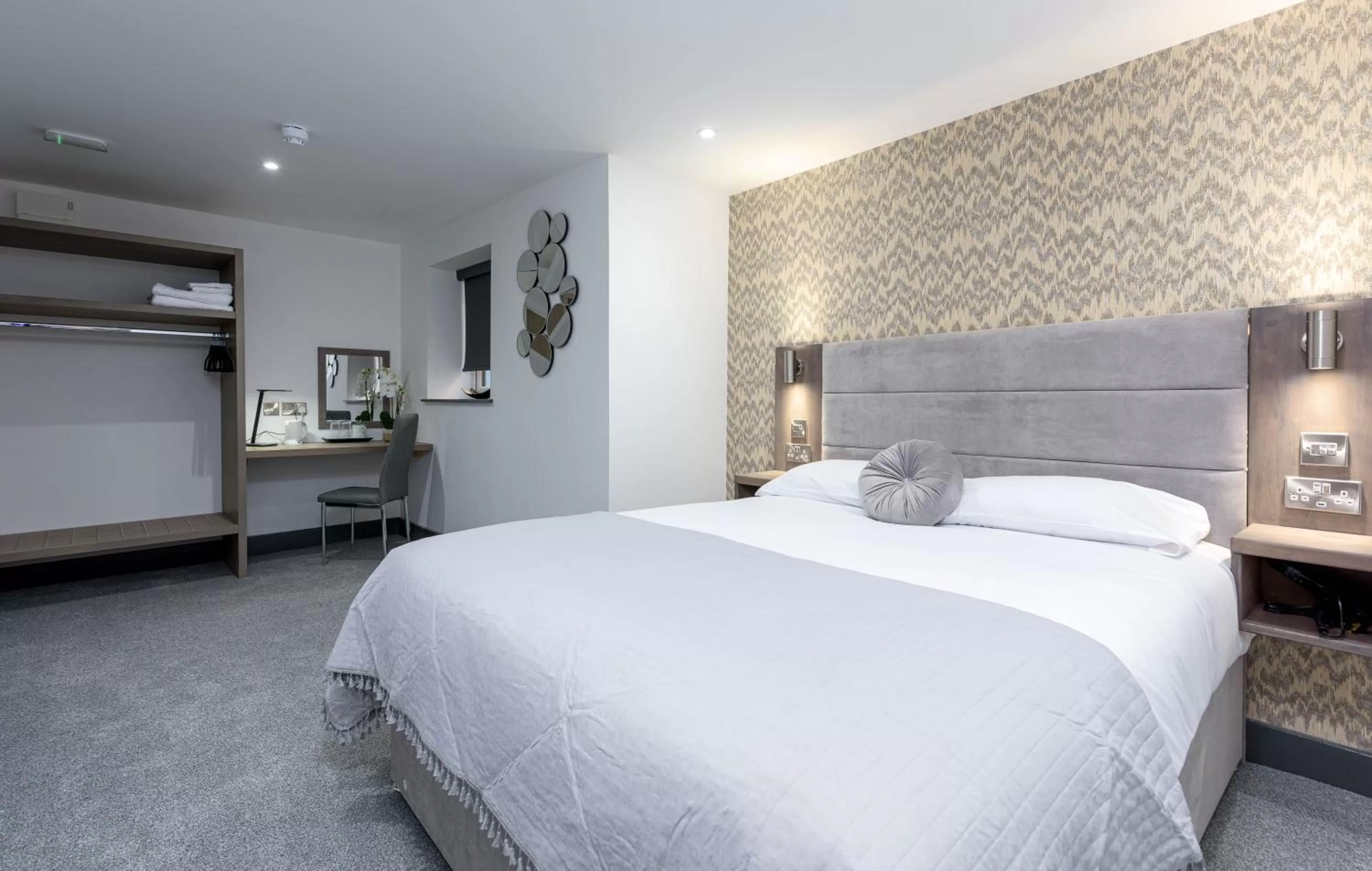 Bedroom, Bed in The Stanley Hotel