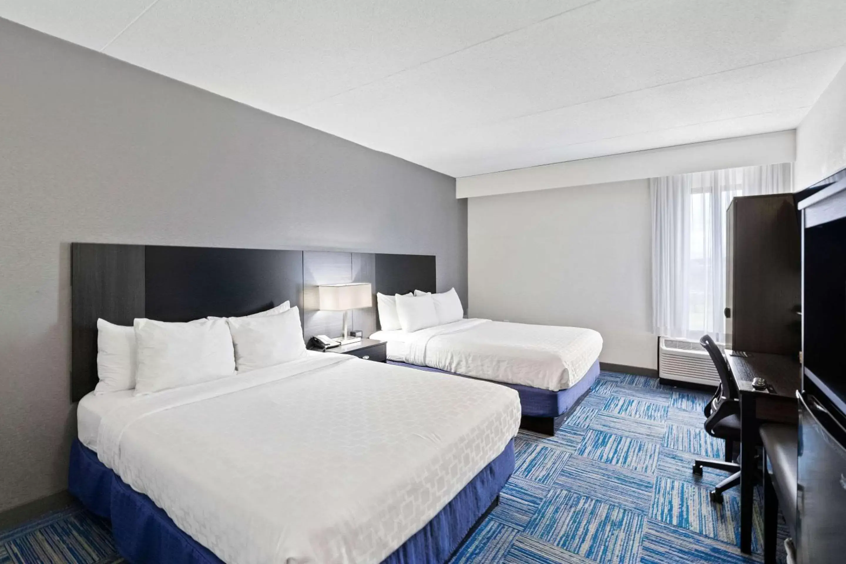 Bedroom, Bed in Allentown Park Hotel, Ascend Hotel Collection