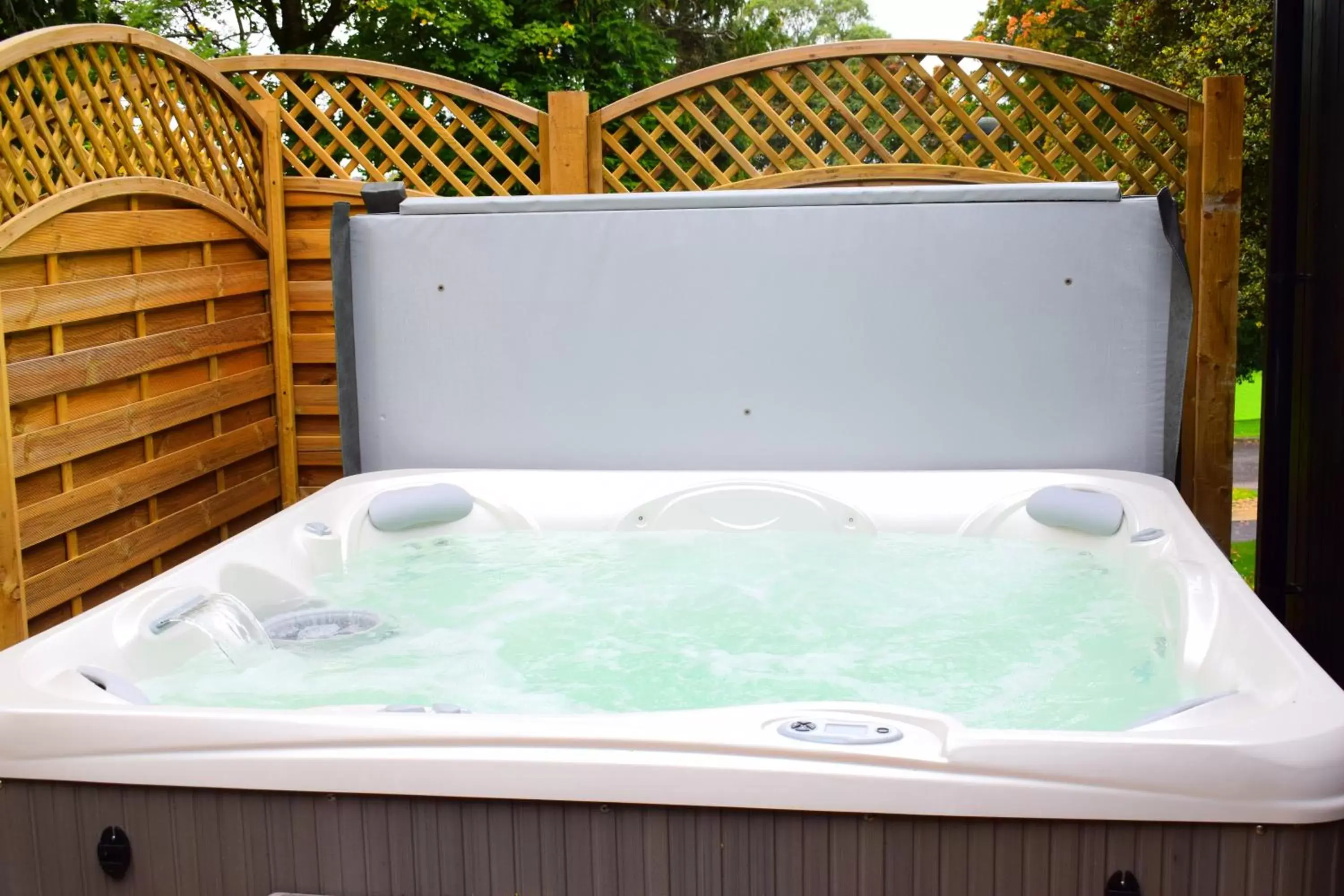 Hot Tub in Inglewood House and Spa