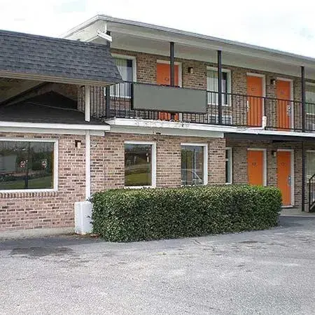 Facade/entrance in Knights Inn St. George Facade/entrance in Knights Inn St. George