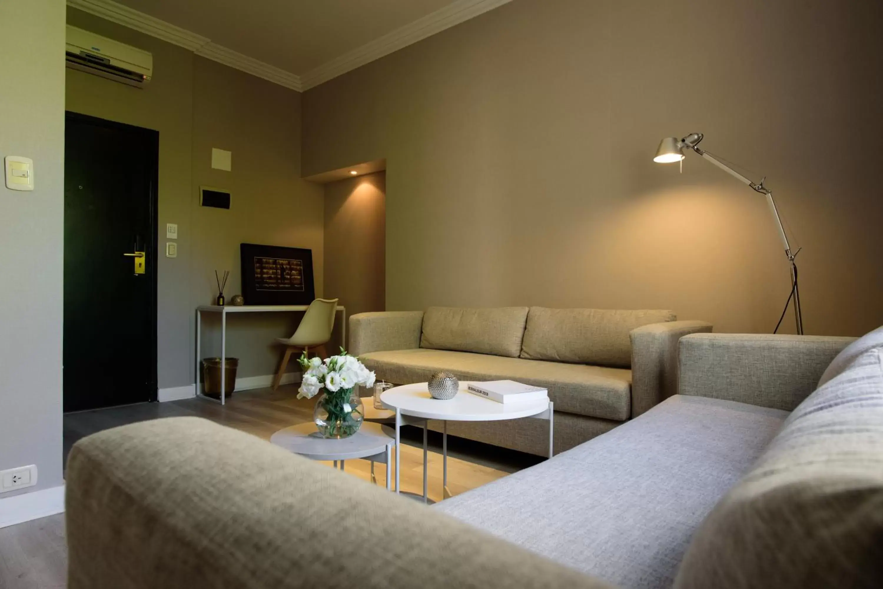 Living room, Seating Area in SuMa Recoleta Hotel