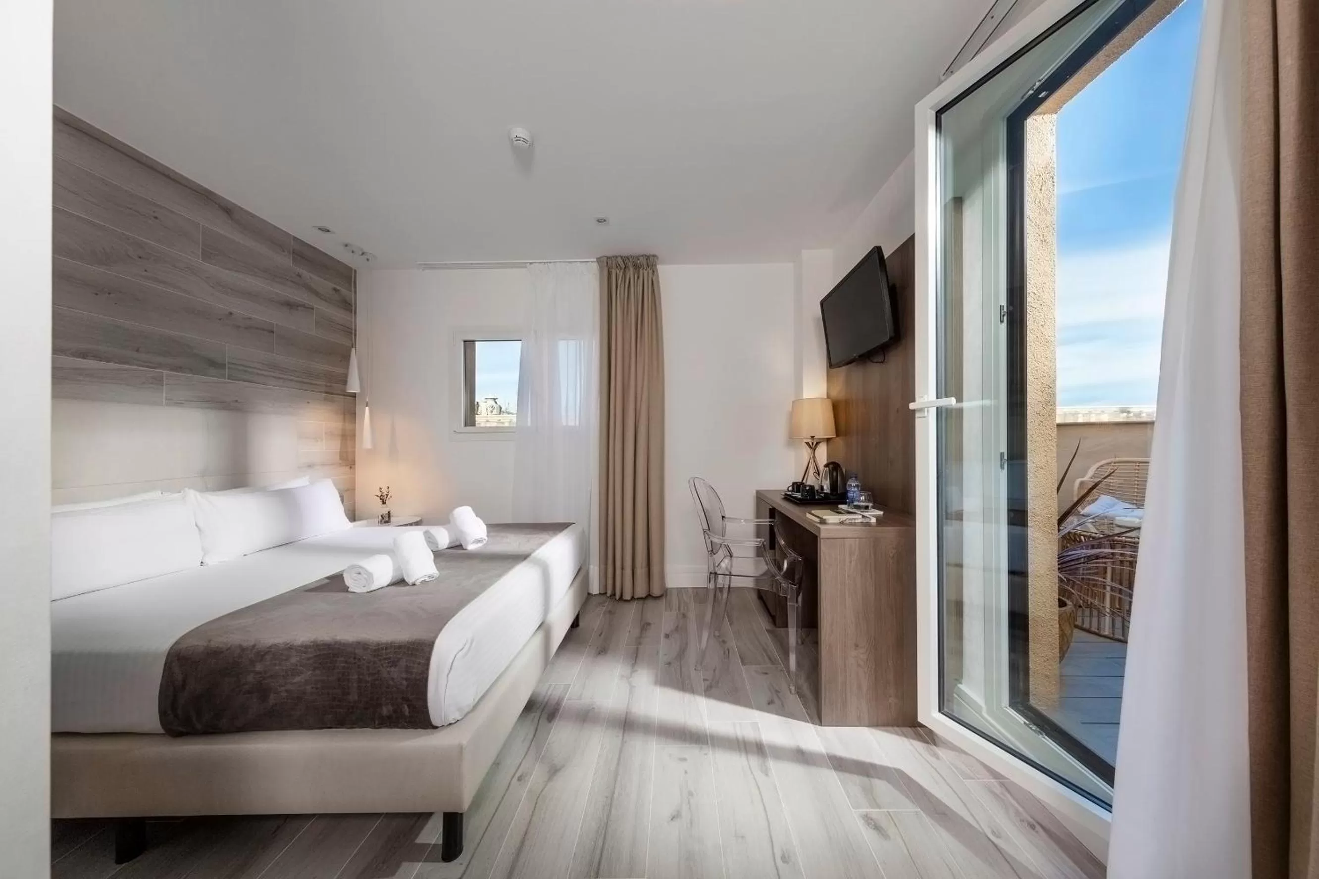 Photo of the whole room, Bed in Hotel Oasis