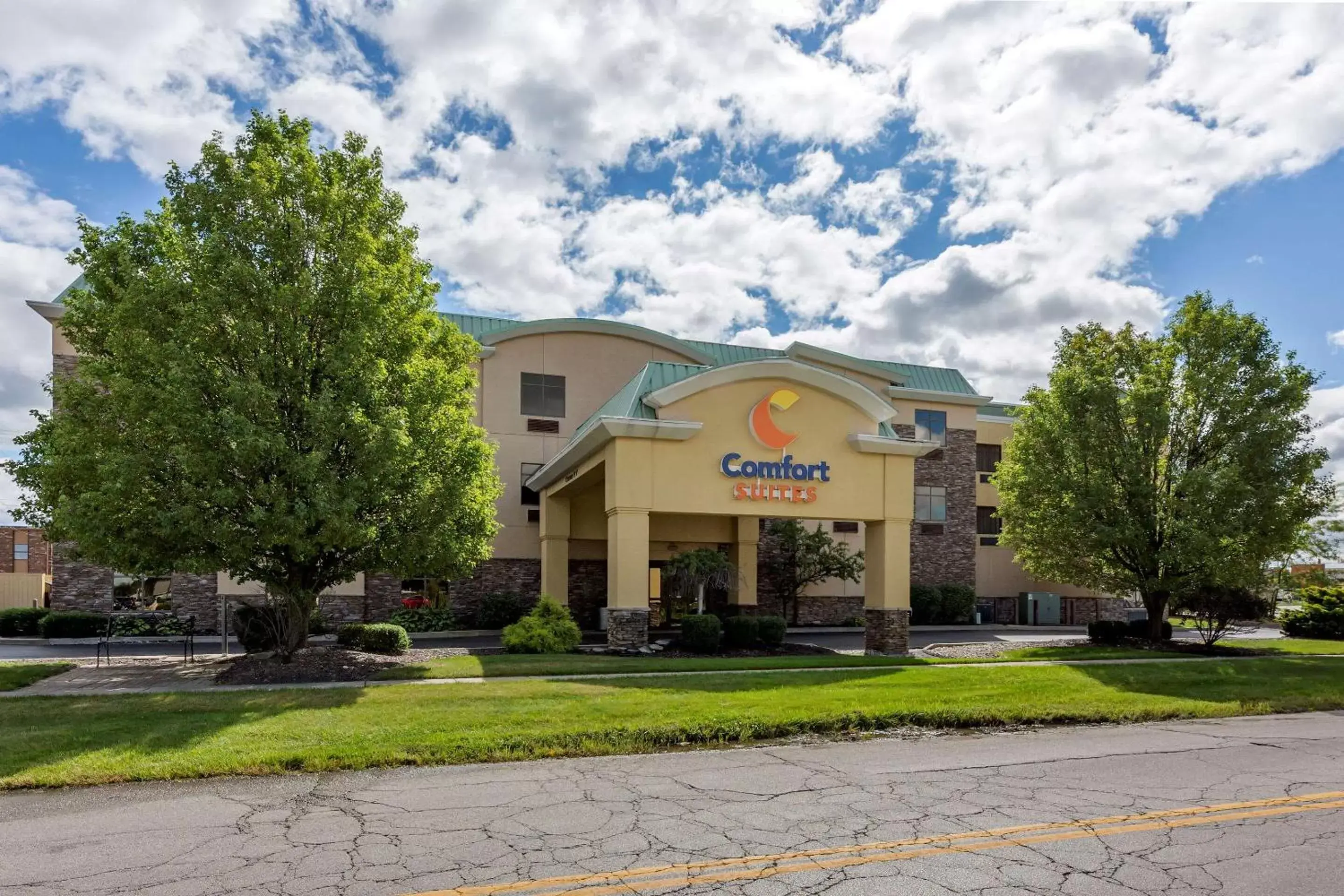 Property Building in Comfort Suites Perrysburg