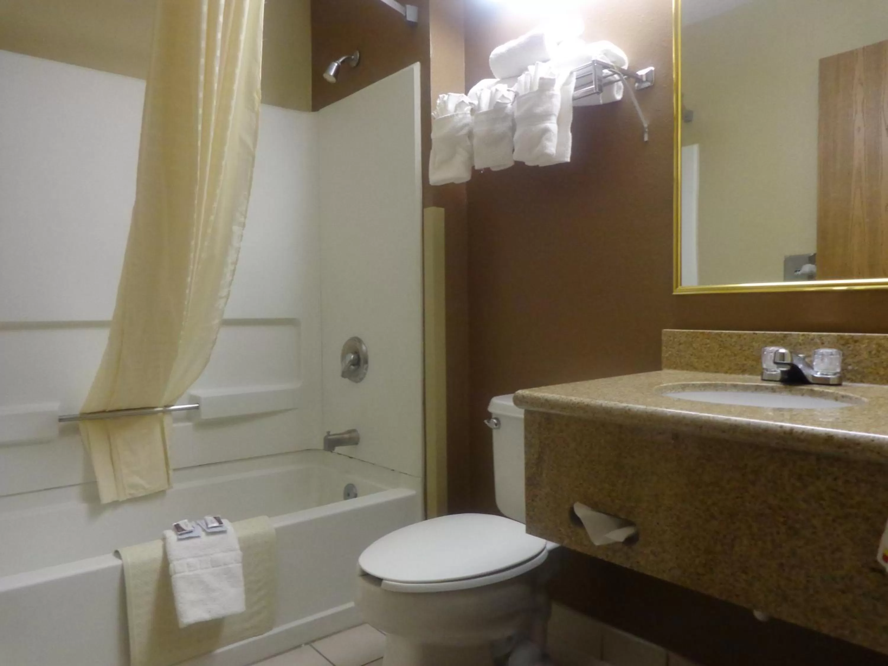 Bathroom in Desert Inn Tucumcari