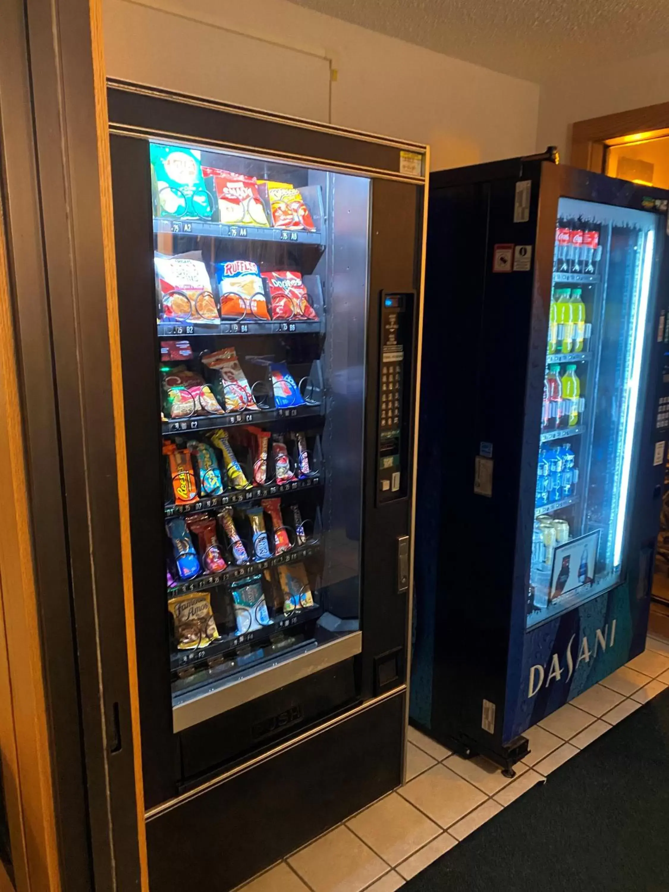 vending machine, Supermarket/Shops in Bison Plains Lodge