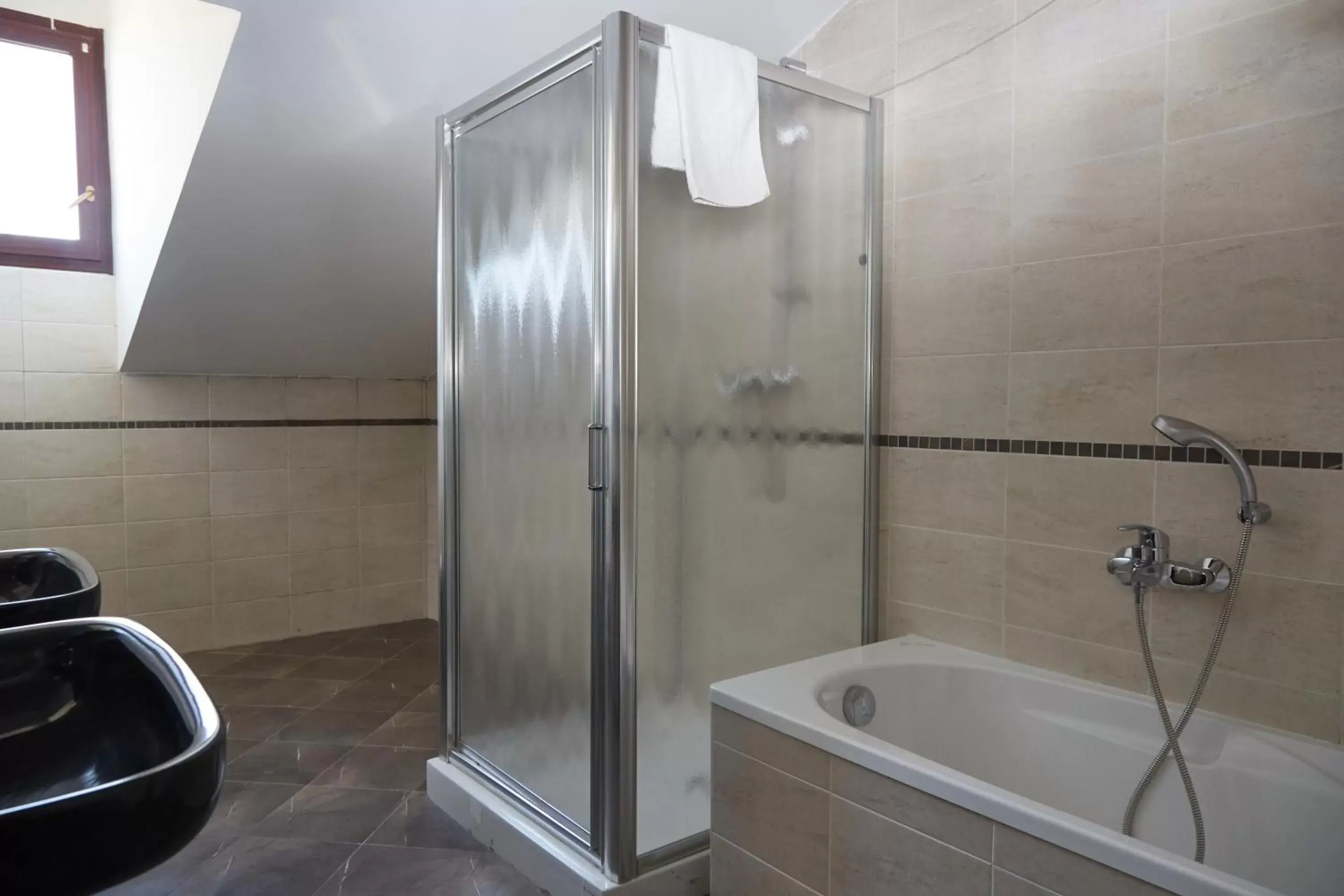 Shower, Bathroom in GREEN GARDEN Resort - Smart Hotel