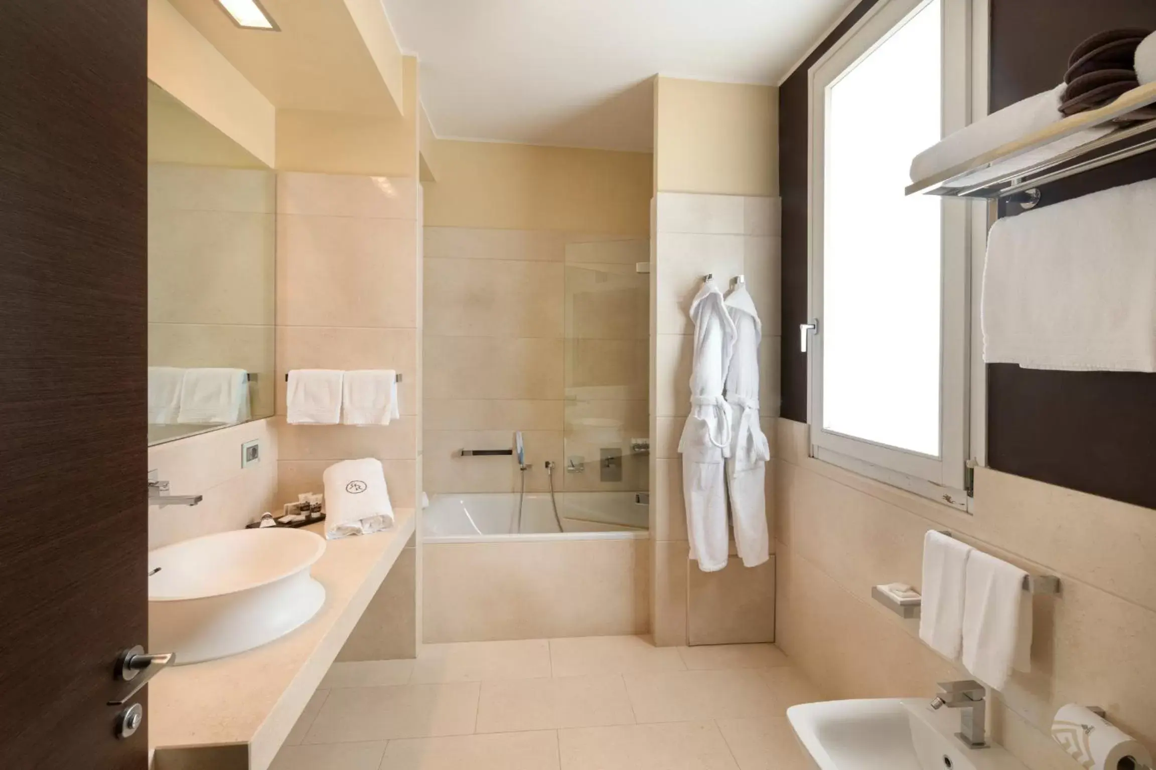 Shower, Bathroom in Risorgimento Resort