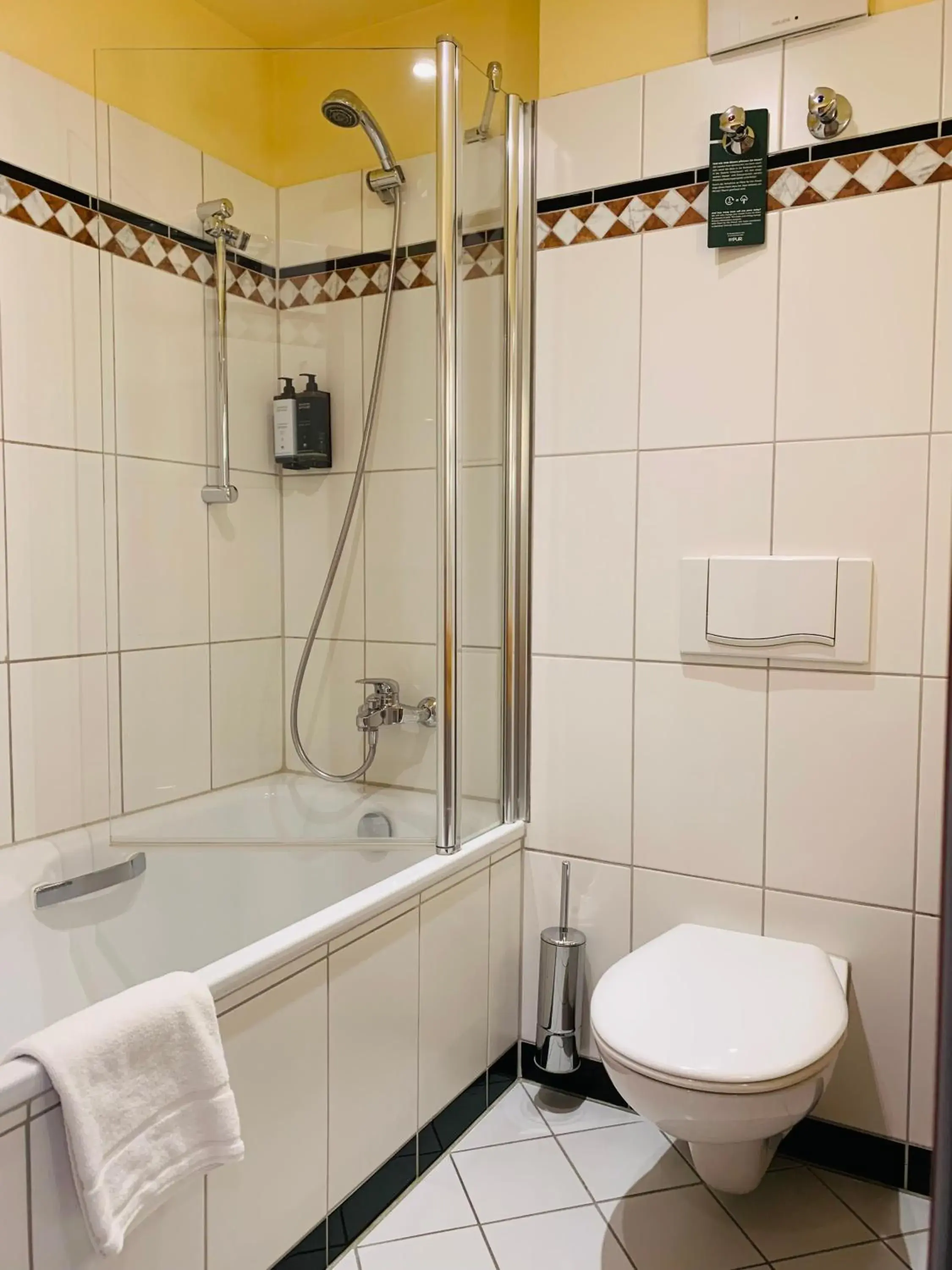Shower, Bathroom in Mercure Hotel Riesa Dresden Elbland