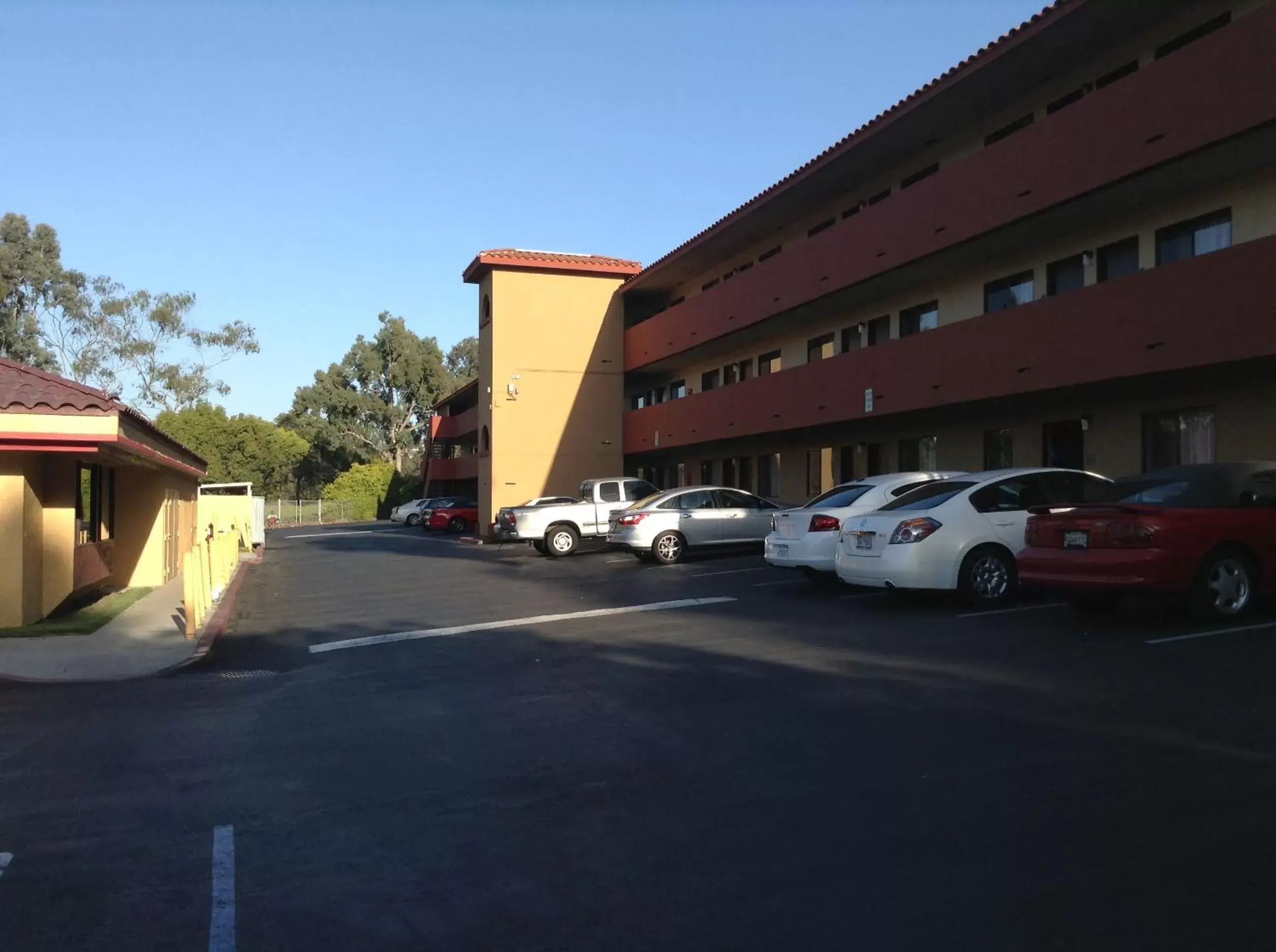 Facade/entrance, Property Building in Days Inn by Wyndham Encinitas Moonlight Beach