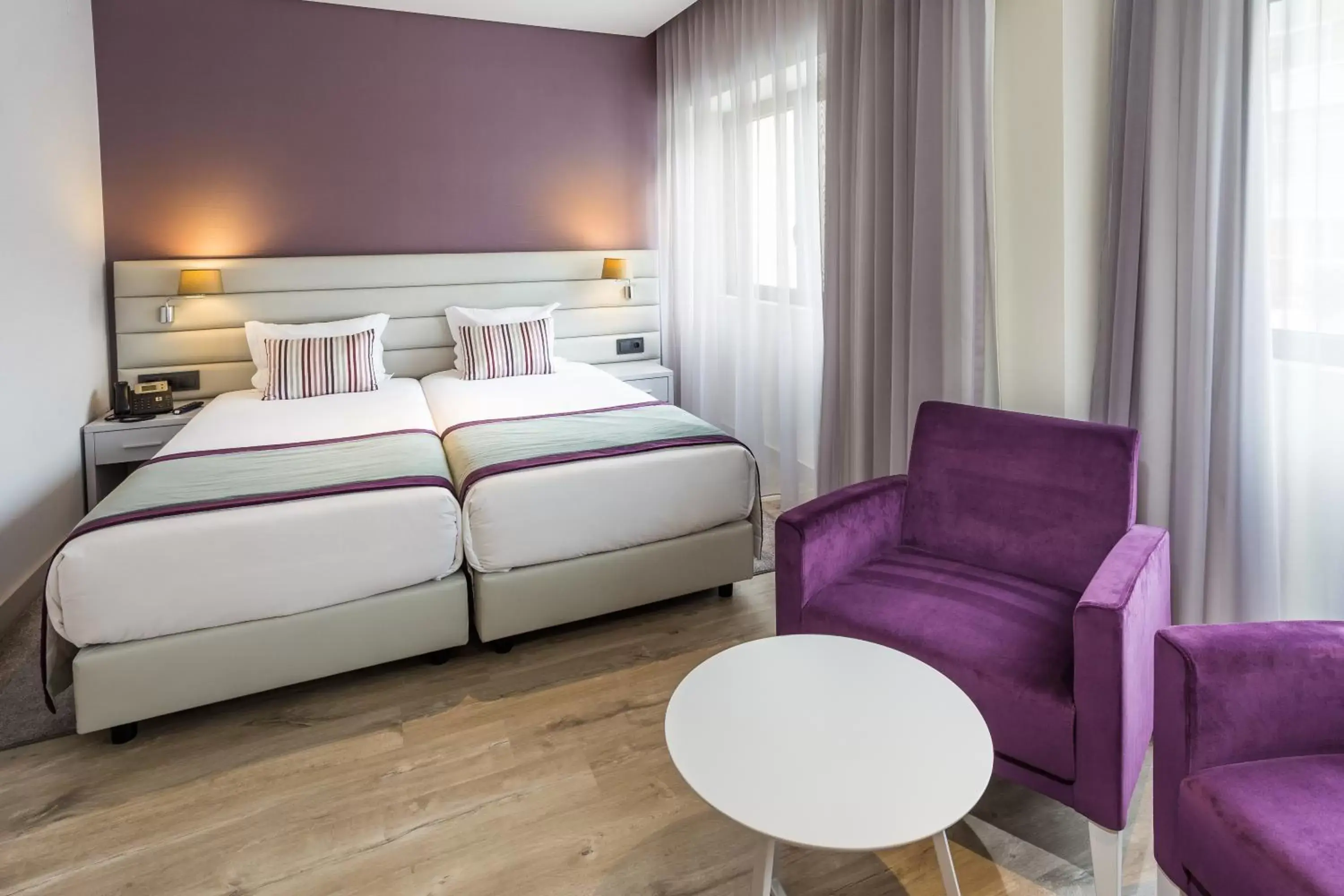 Bedroom, Bed in Empire Lisbon Hotel