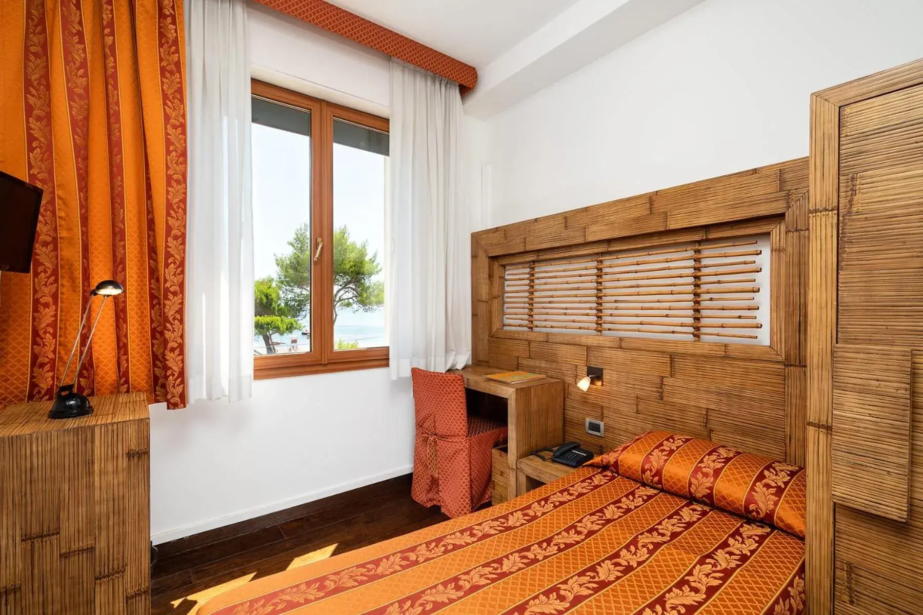 Bedroom, Bed in Hotel Rivamare