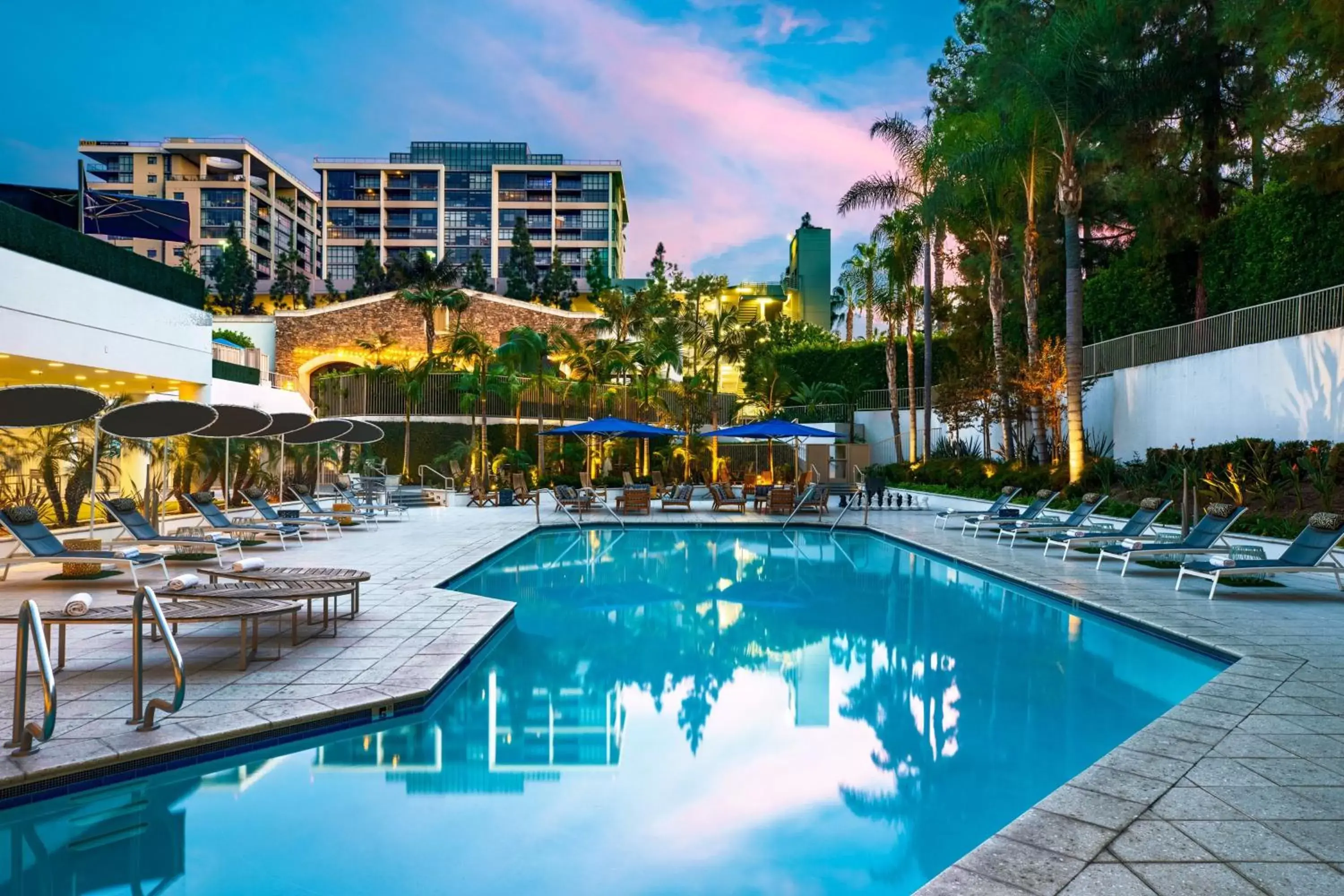 Swimming Pool in Irvine Marriott