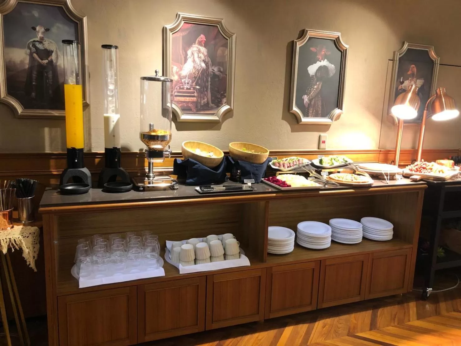 Breakfast in Jia's Inn