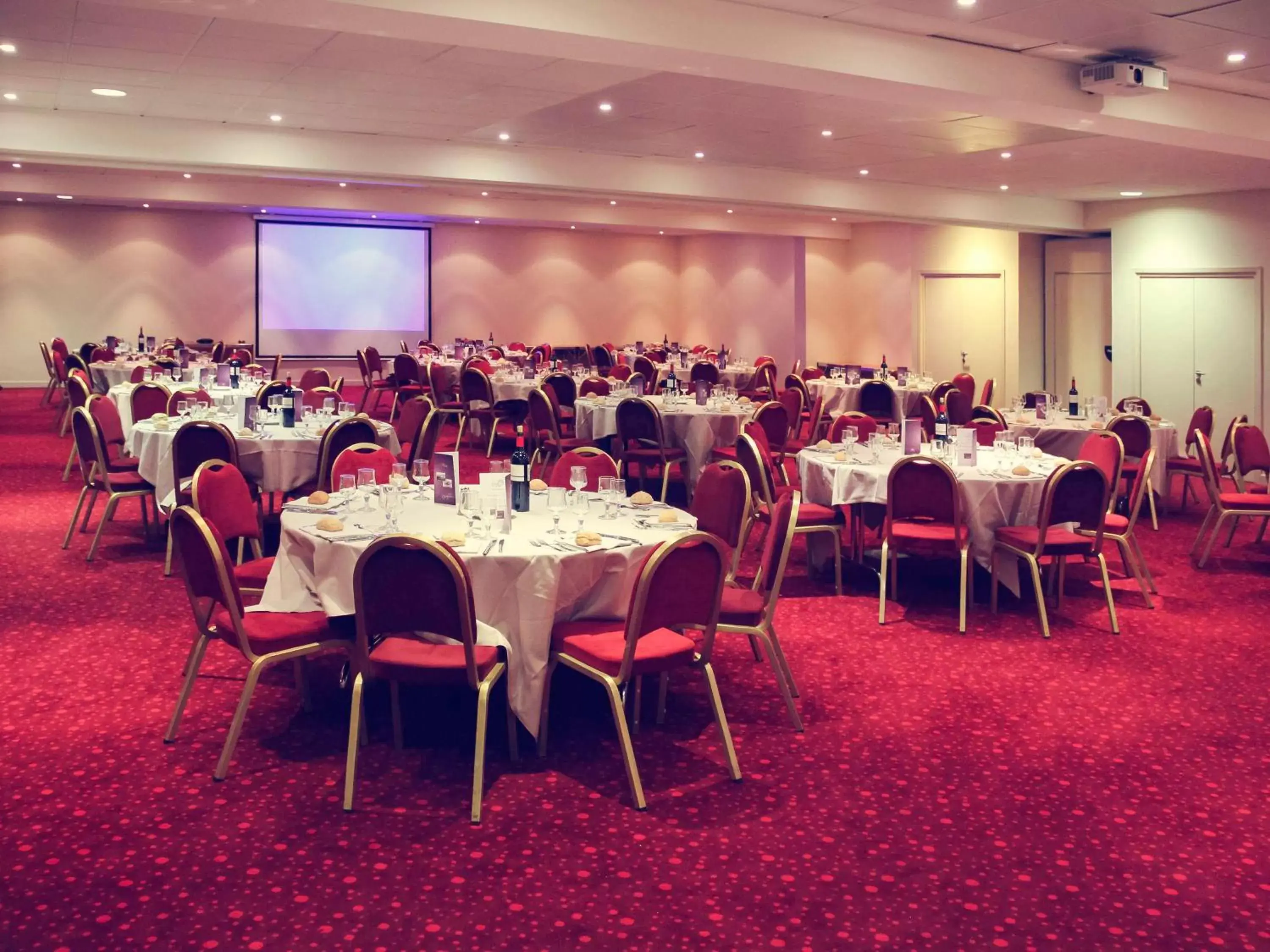Meeting/conference room, Restaurant/Places to Eat in Mercure Lyon Est Villefontaine