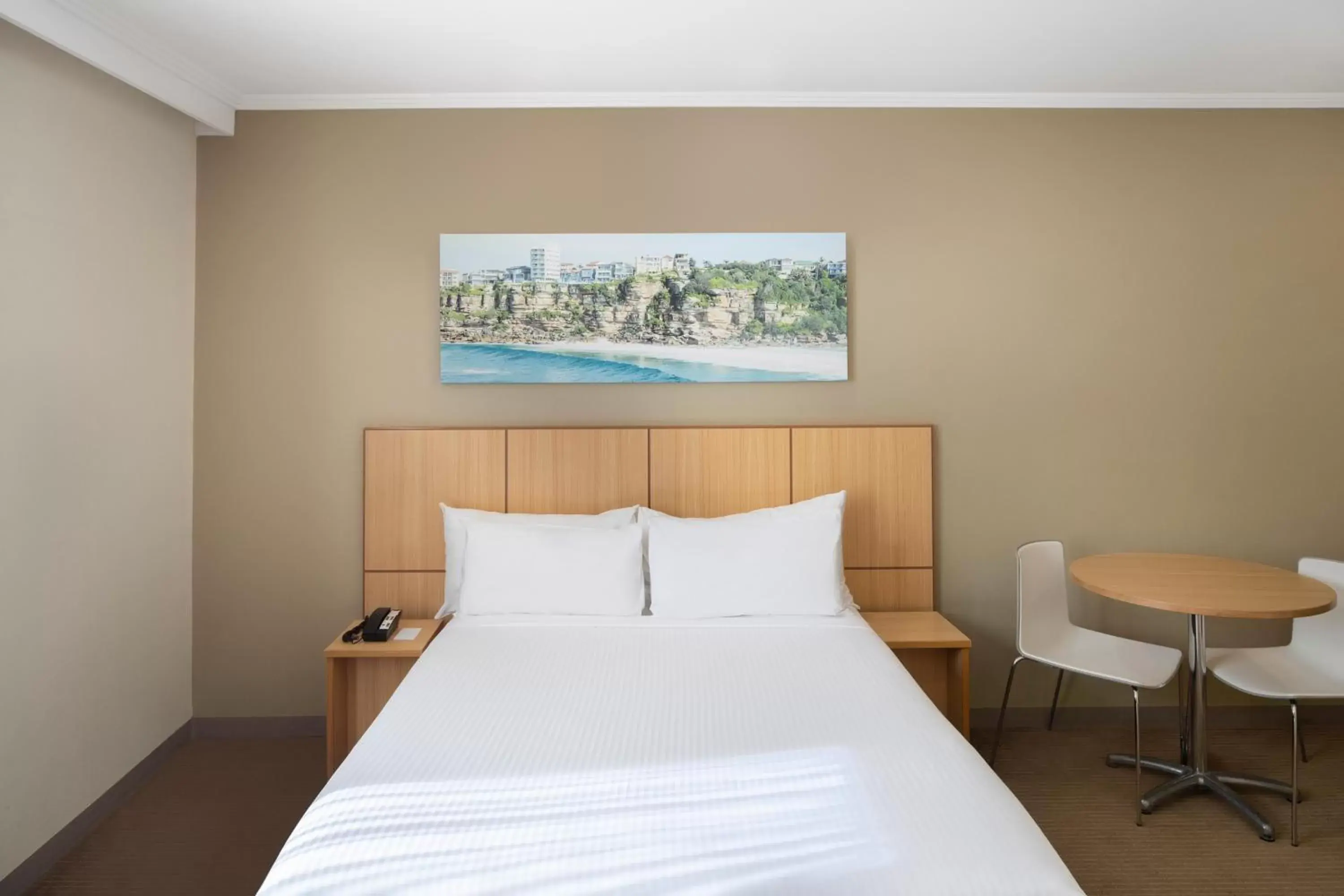 Bed in Mercure Sydney Manly Warringah