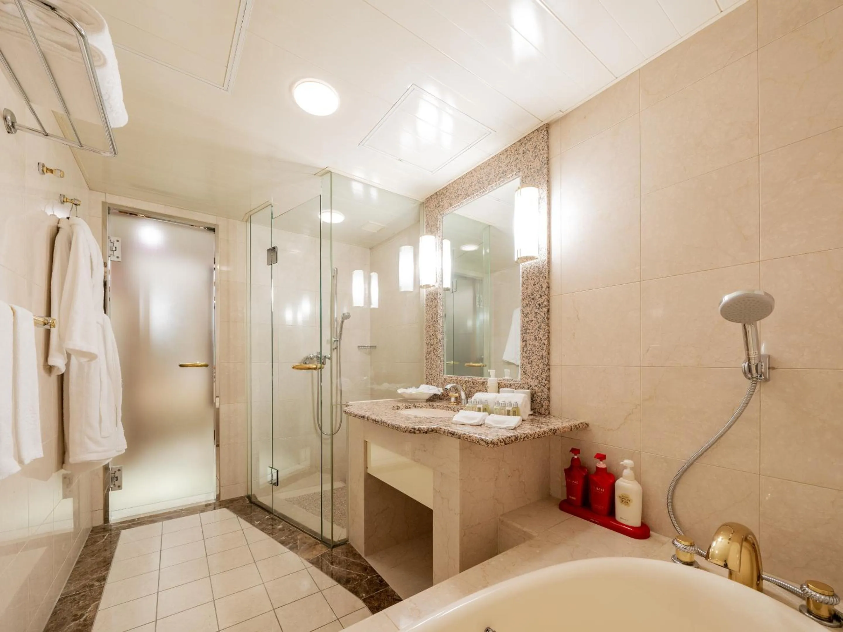 Bathroom in Keio Plaza Hotel Hachioji