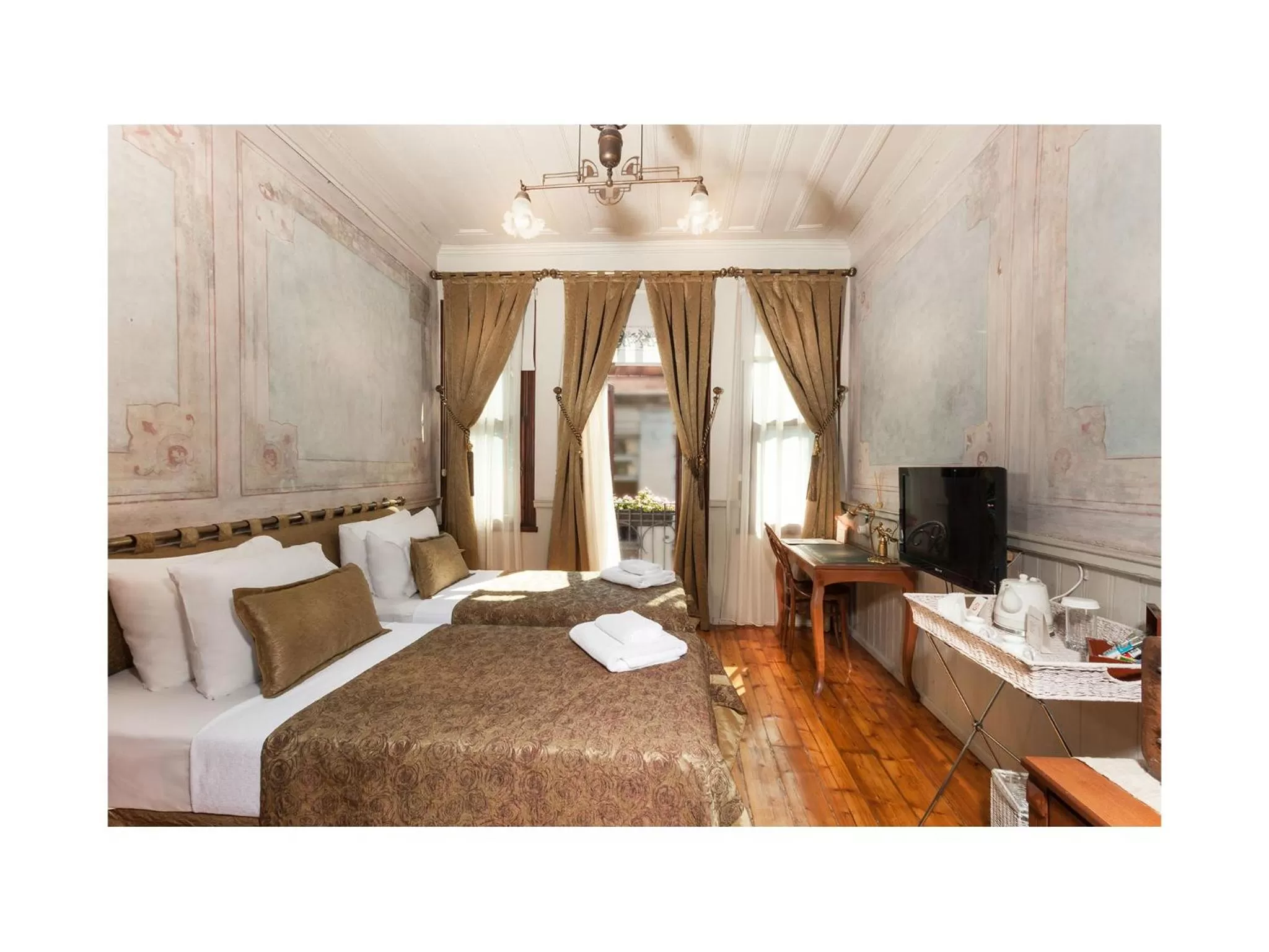 Photo of the whole room, Bed in Hotel Troya Balat