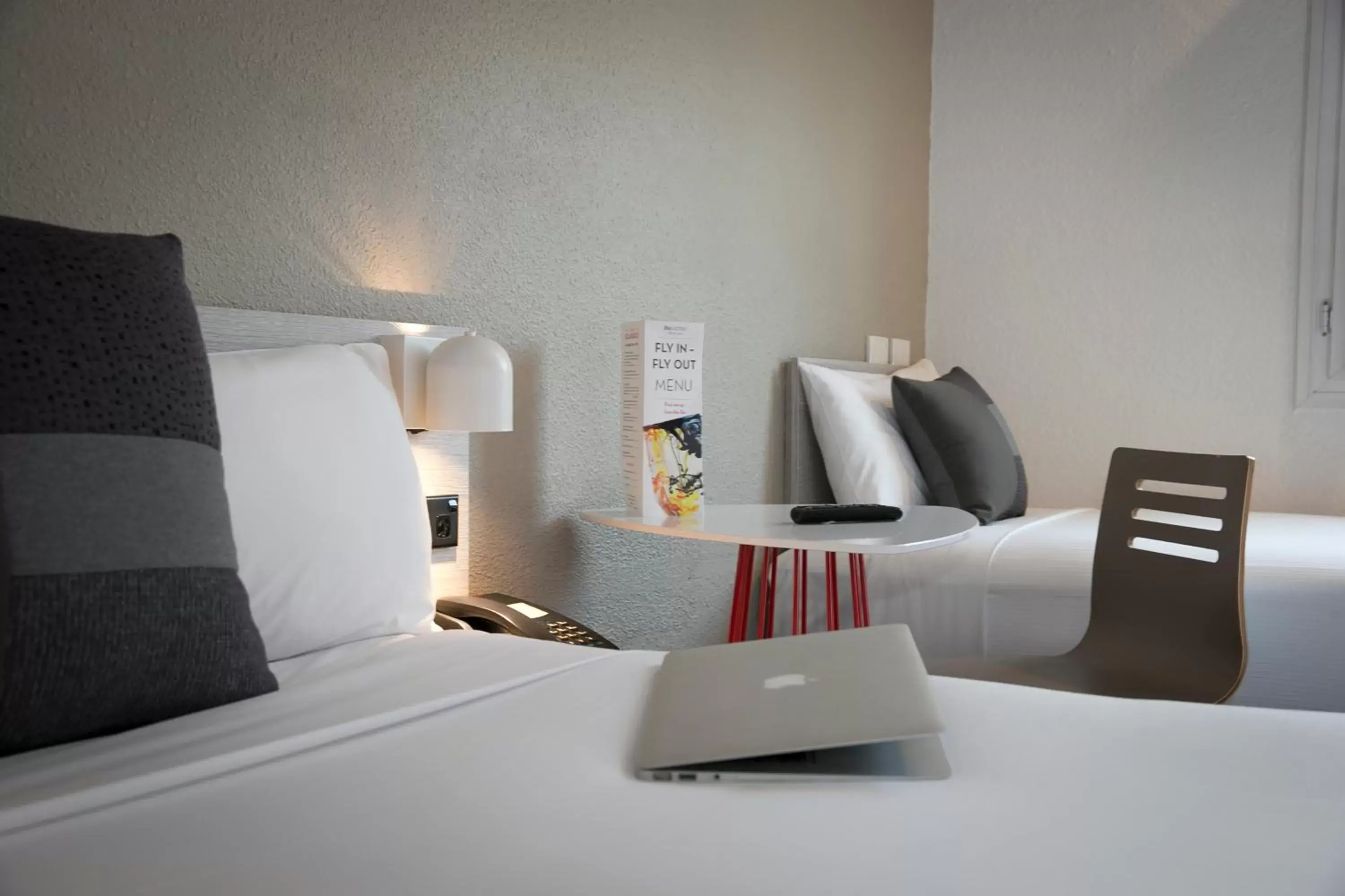 Photo of the whole room, Bed in ibis Sydney Airport Photo of the whole room, Bed in ibis Sydney Airport