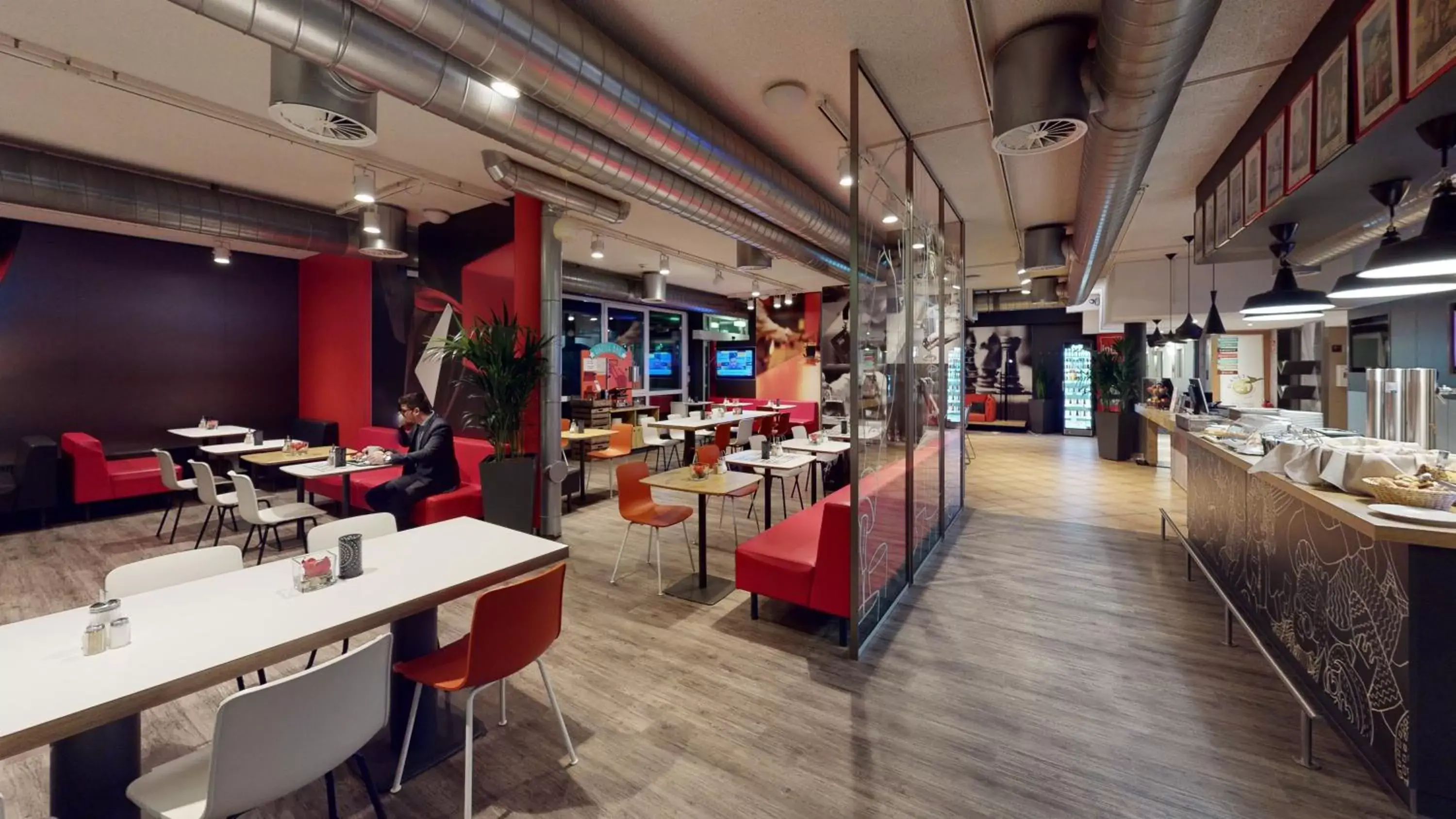 Restaurant/places to eat in ibis Hotel Köln Airport Restaurant/places to eat in ibis Hotel Köln Airport